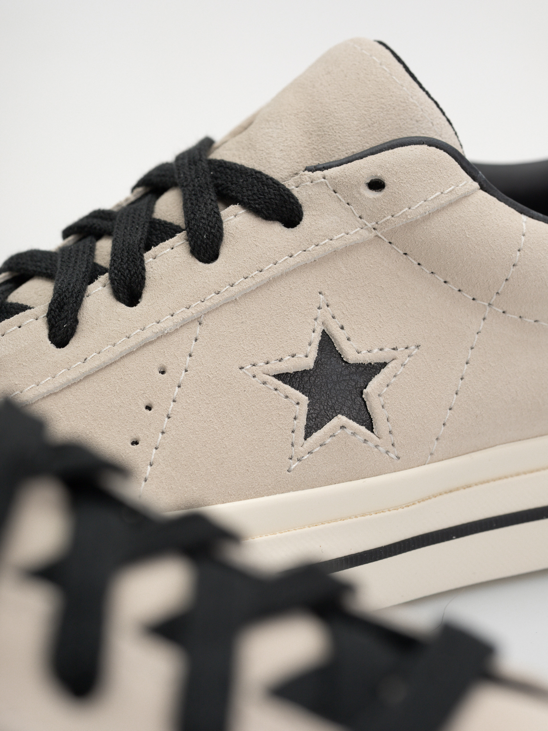 Кеди Converse One Star 95 Ox (egret/black/egret)