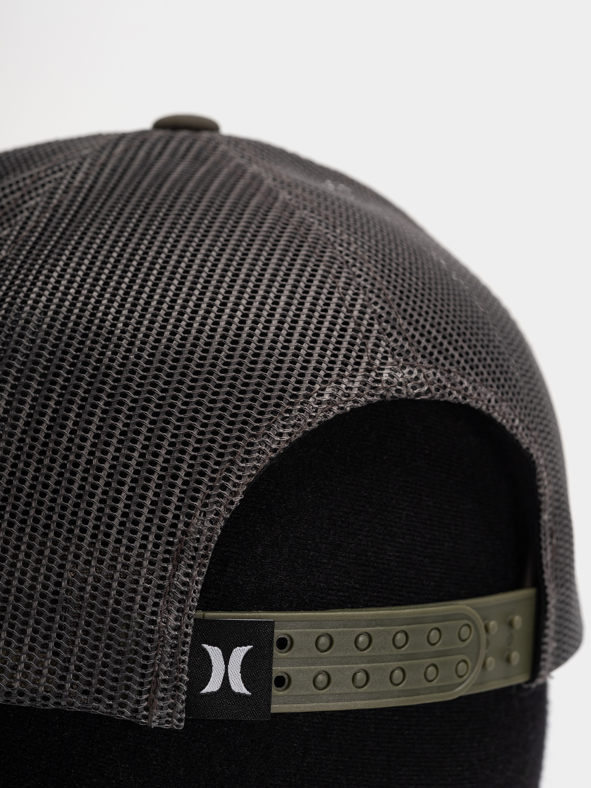Кепка Hurley Beach Break Trucker (olive canvas)