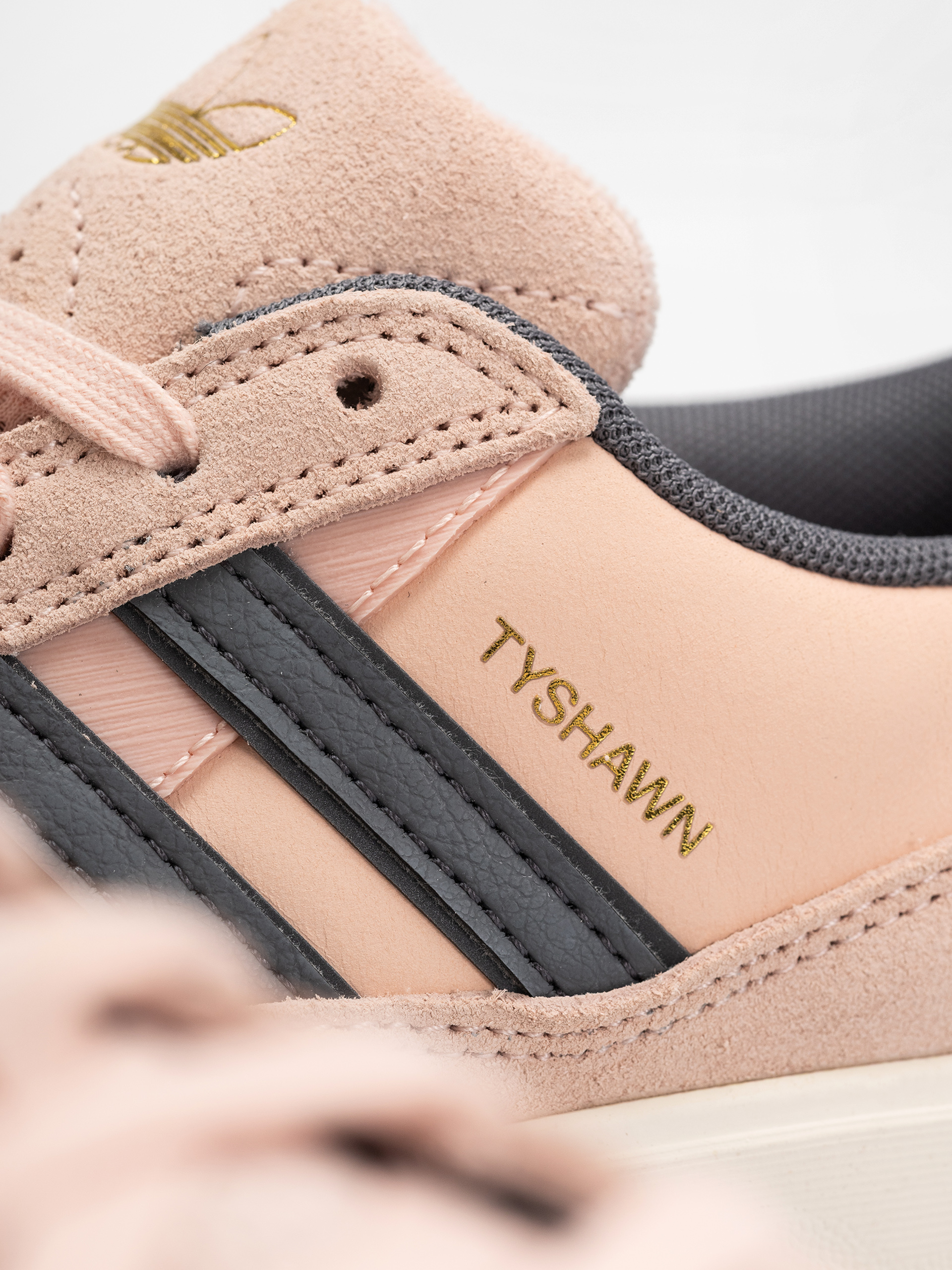 Взуття adidas Tyshawn II (blupnk/grefiv/cwhite)