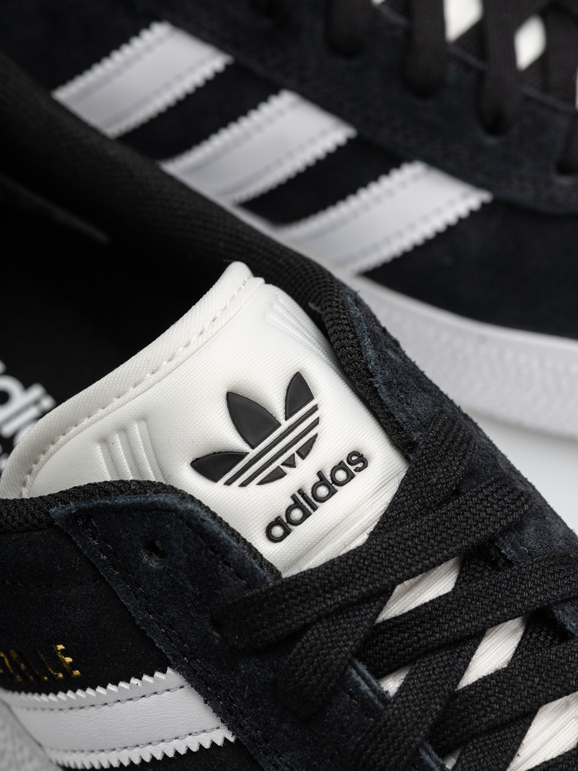 Взуття adidas Gazelle Adv (cblack/ftwwht/goldmt)