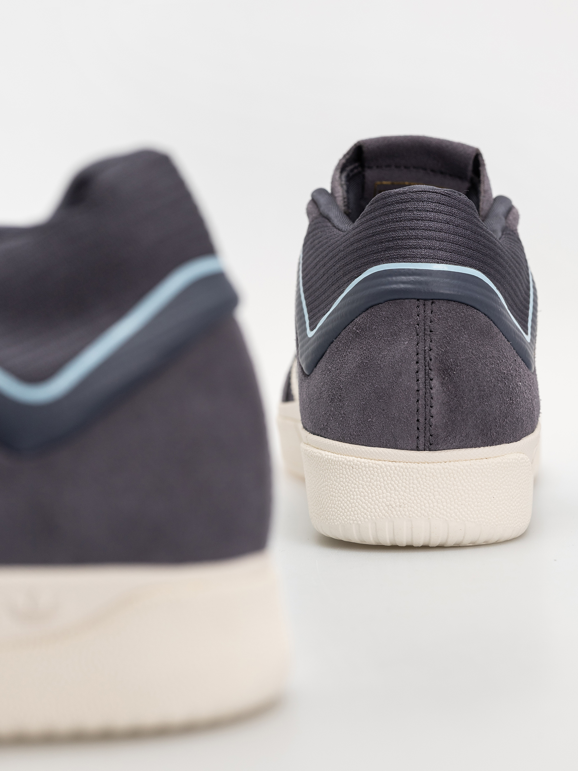 Взуття adidas Tyshawn (cwhite/clesky)