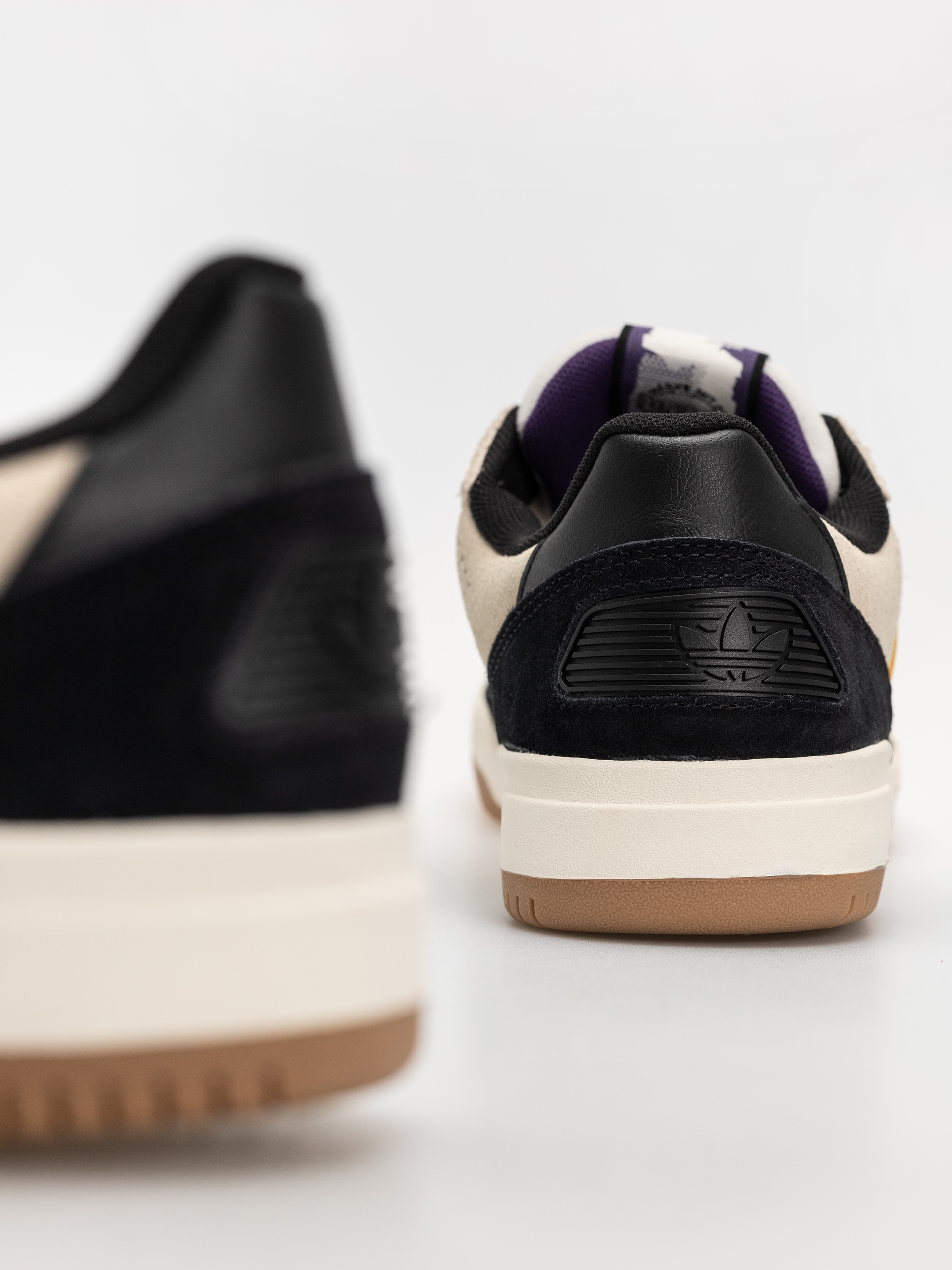 Взуття adidas Tekkira Cup (crewht/owhite/crewht)