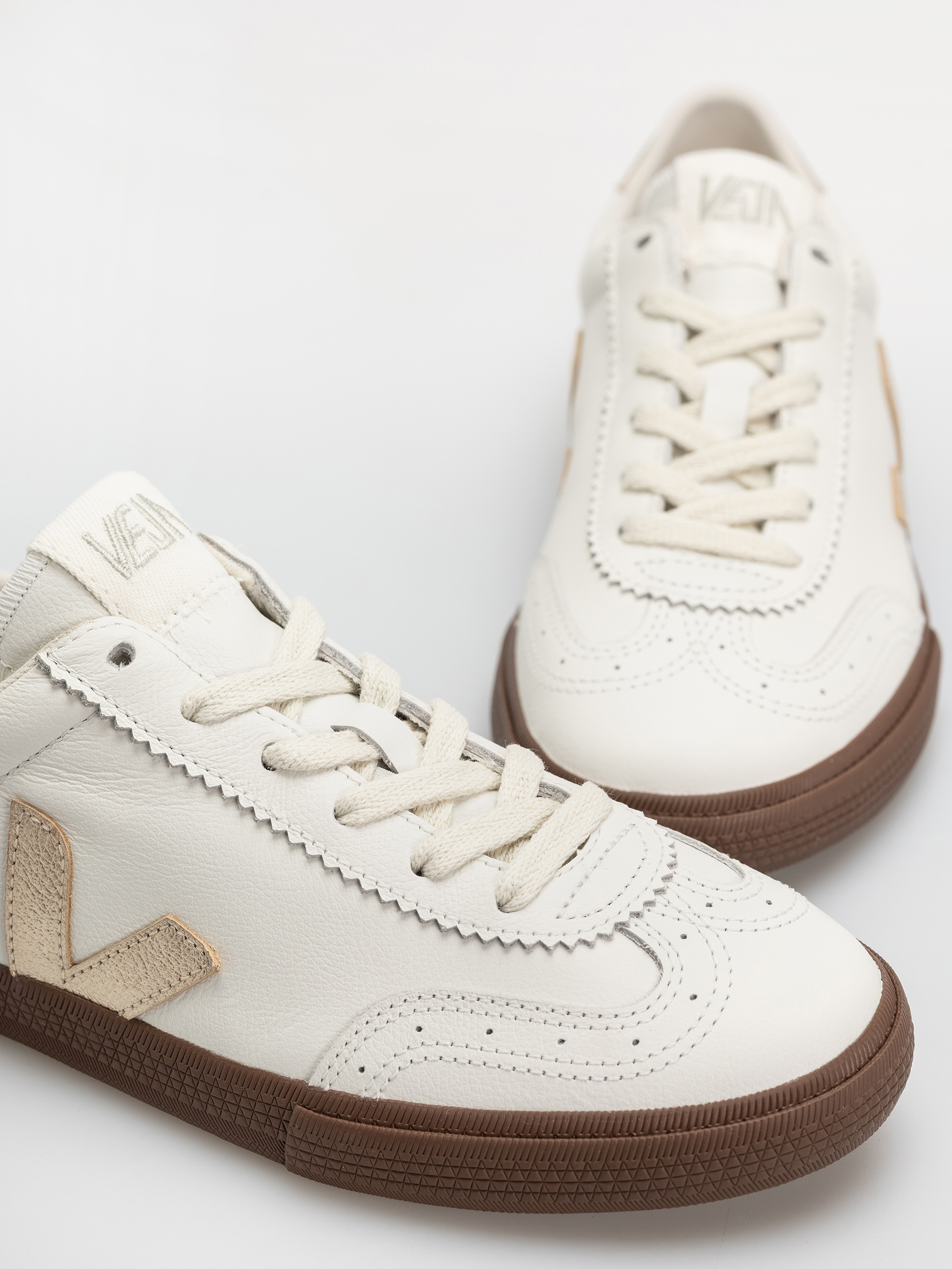 Взуття Veja Volley Wmn (white platine bark)