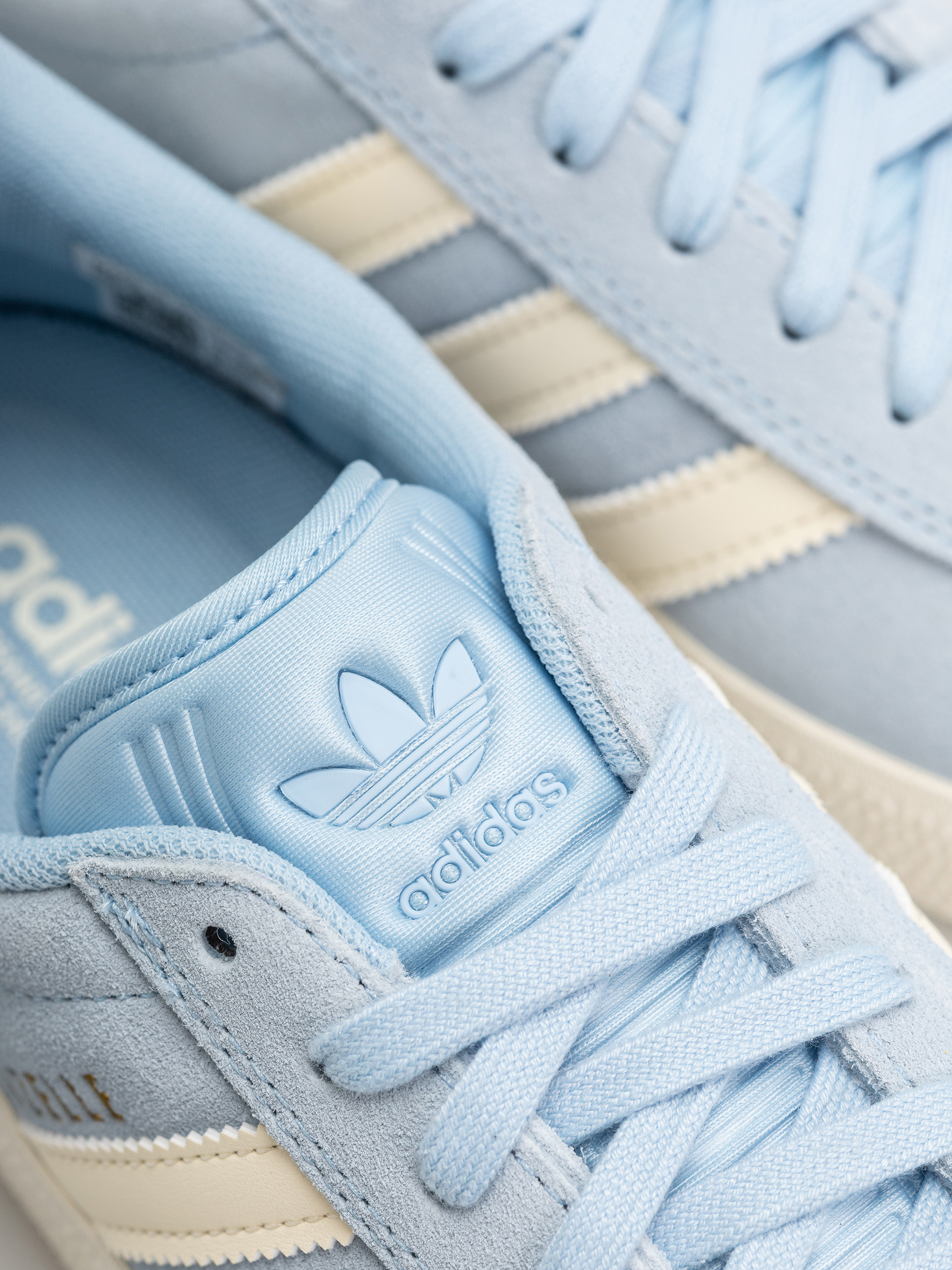 Взуття adidas Gazelle Adv (clesky/crewht/cwhite)