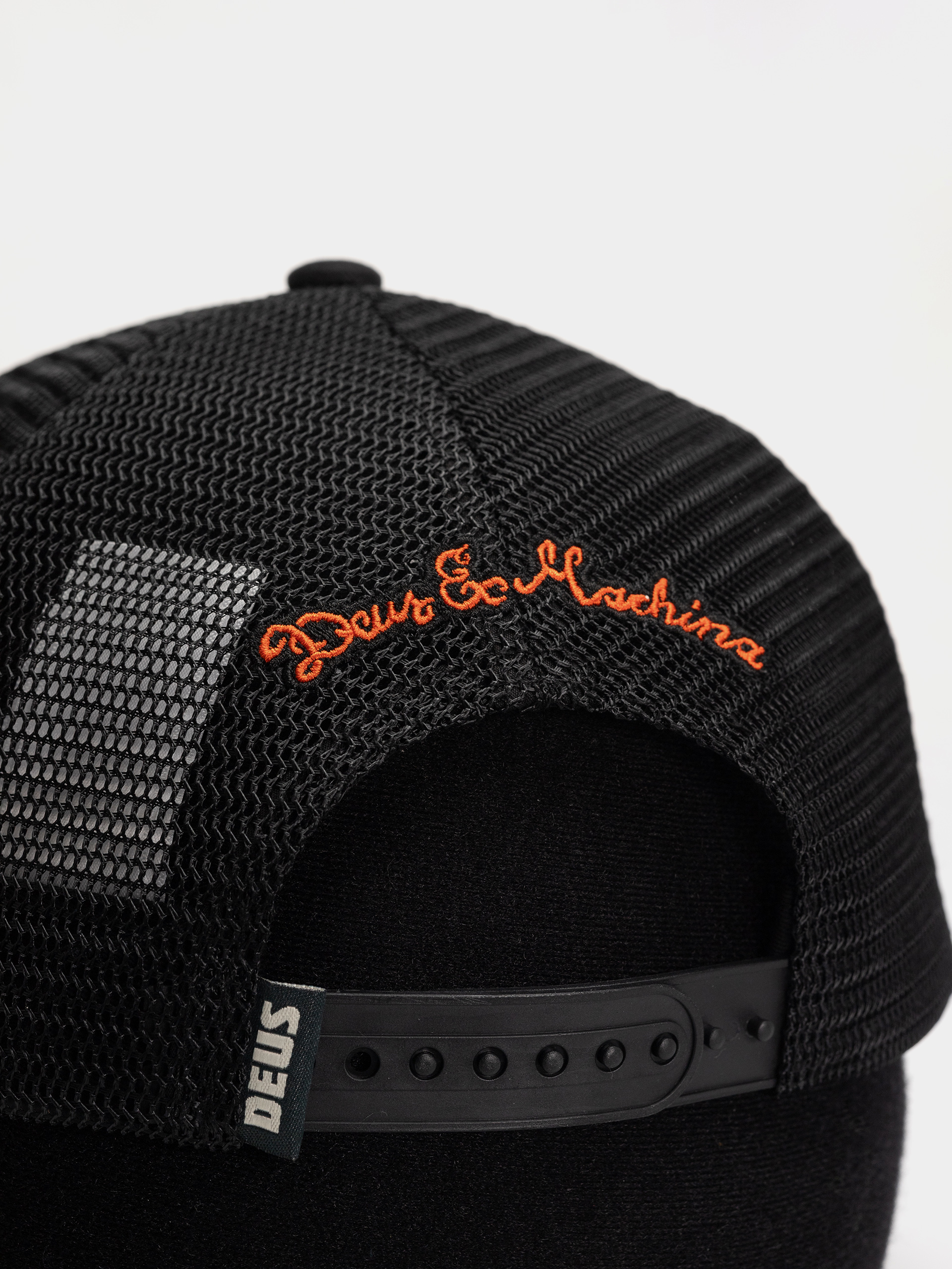 Кепка Deus Ex Machina Strata Trucker (black)