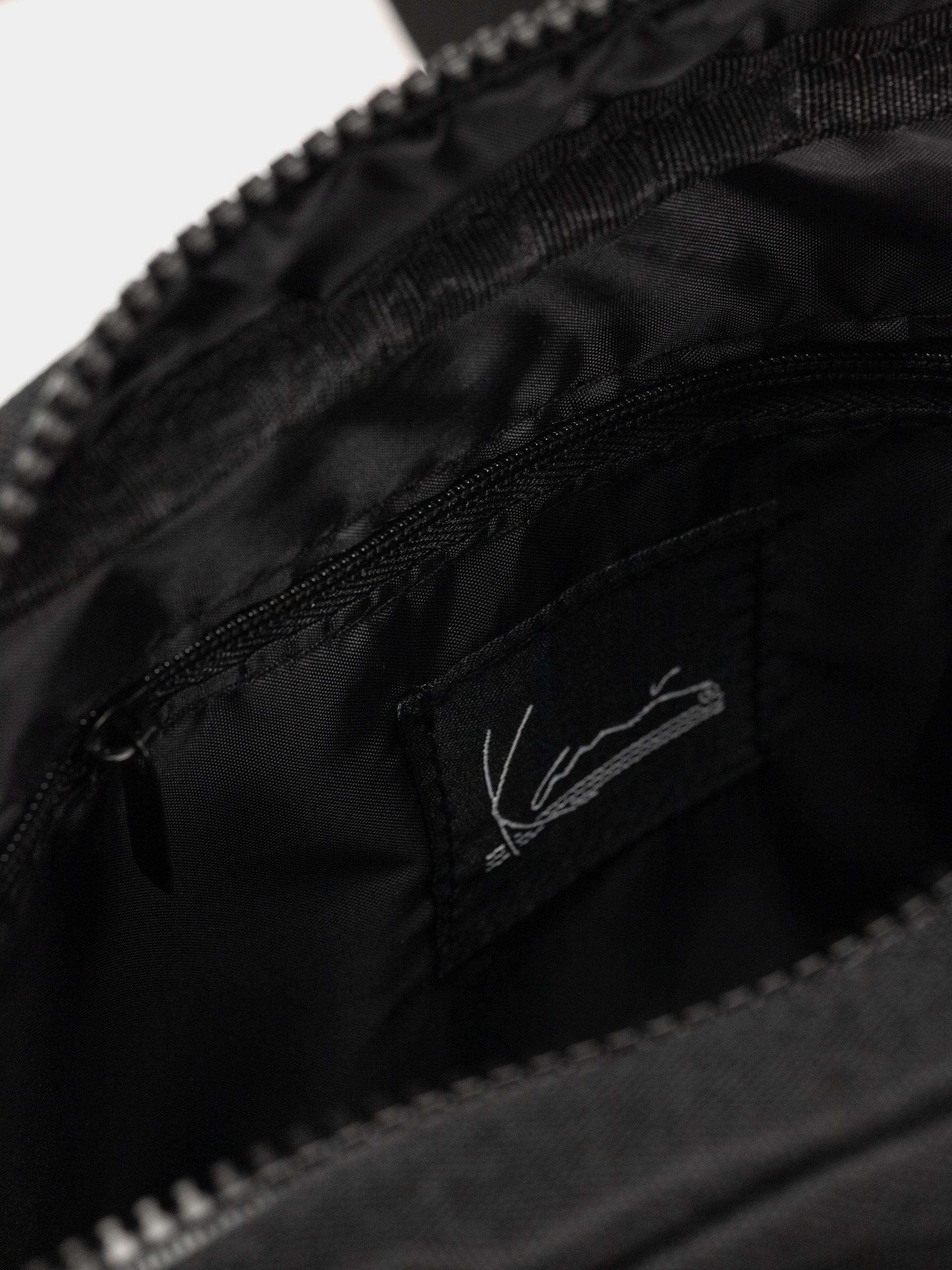 Сумка на пояс Karl Kani Signature Essential Hip (black)