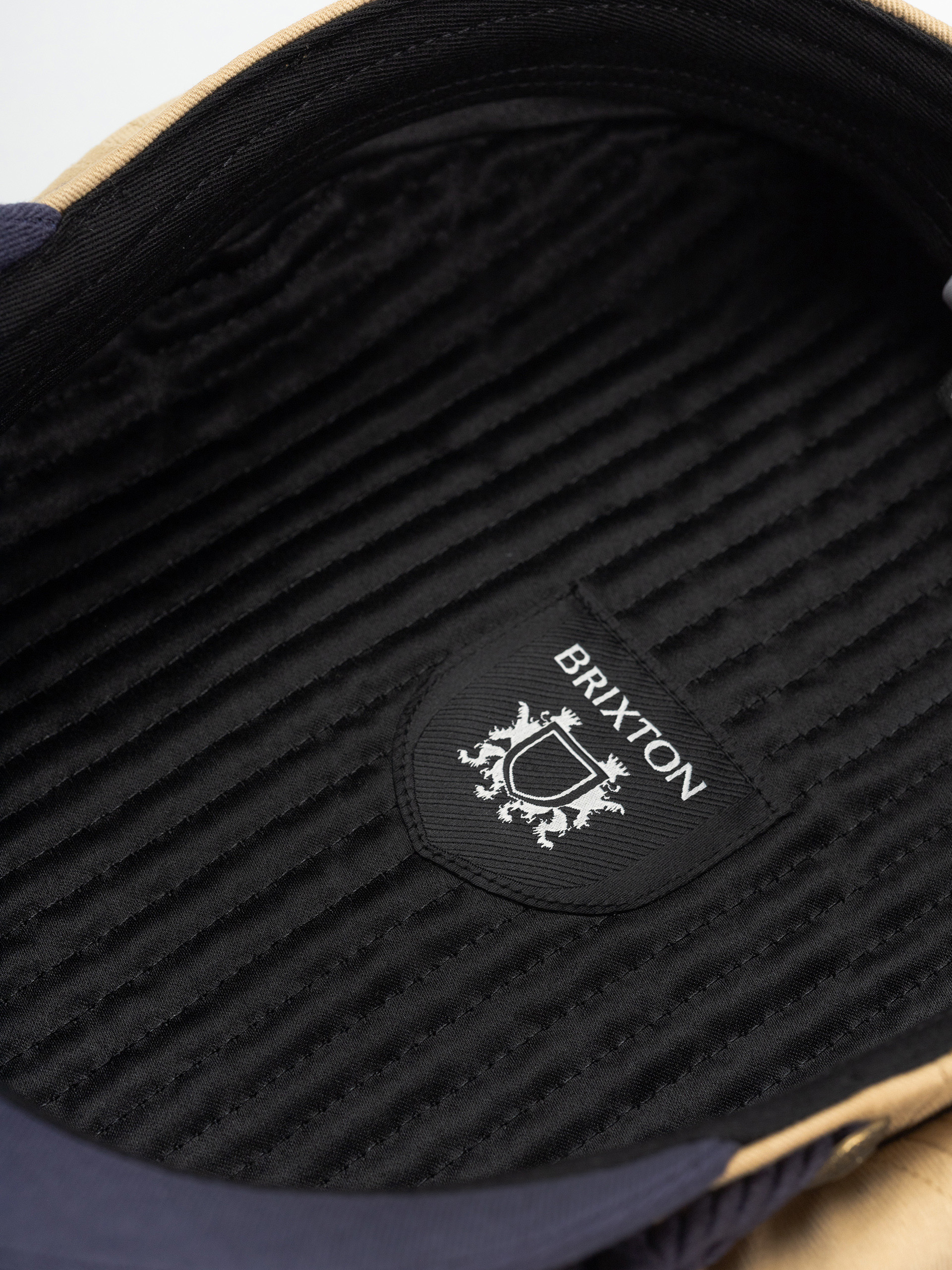 Кашкет Brixton Fiddler (sand/washed navy)