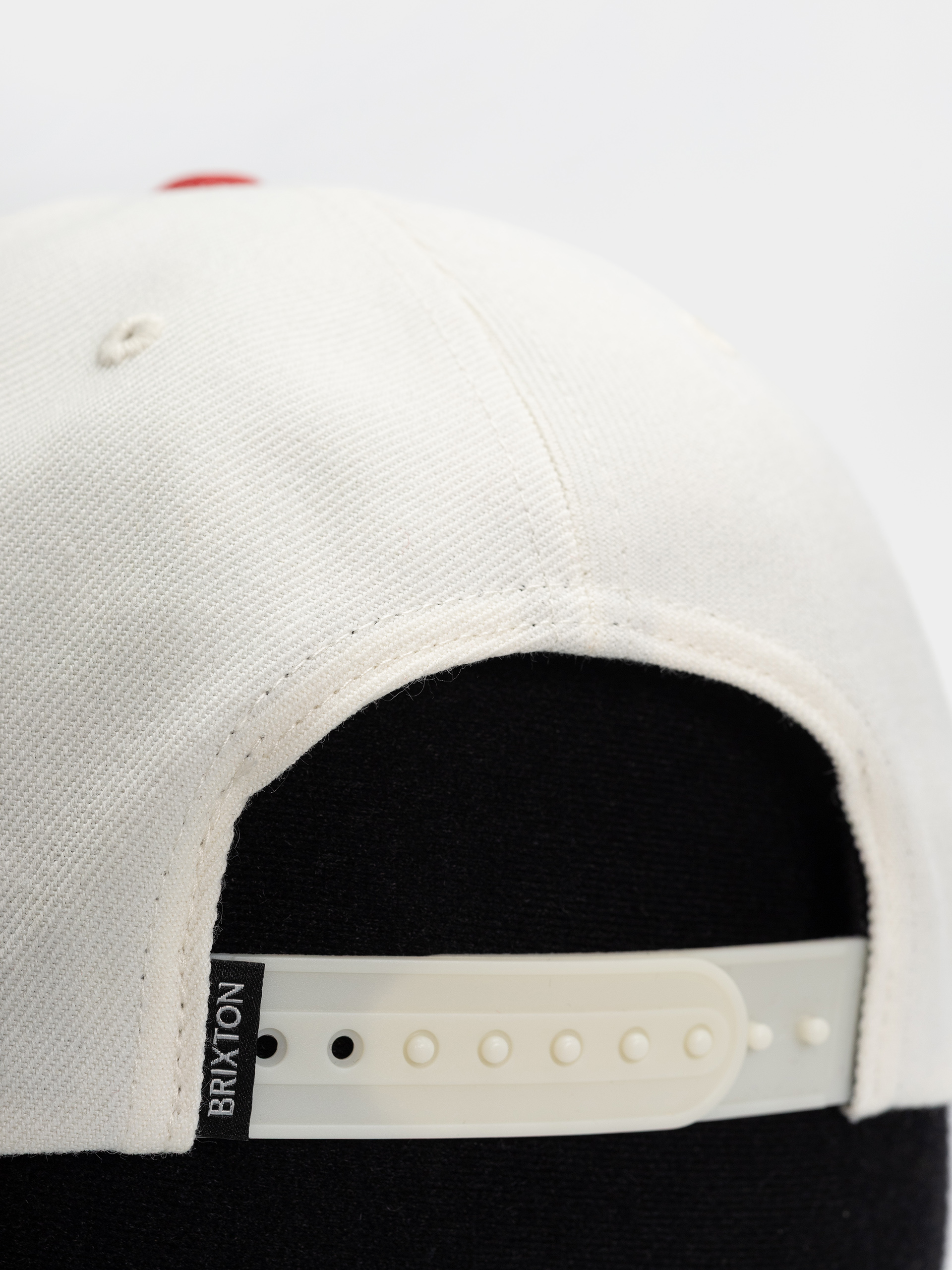 Кепка Brixton Crest C Mp Snapback (off white/adrenaline rush)