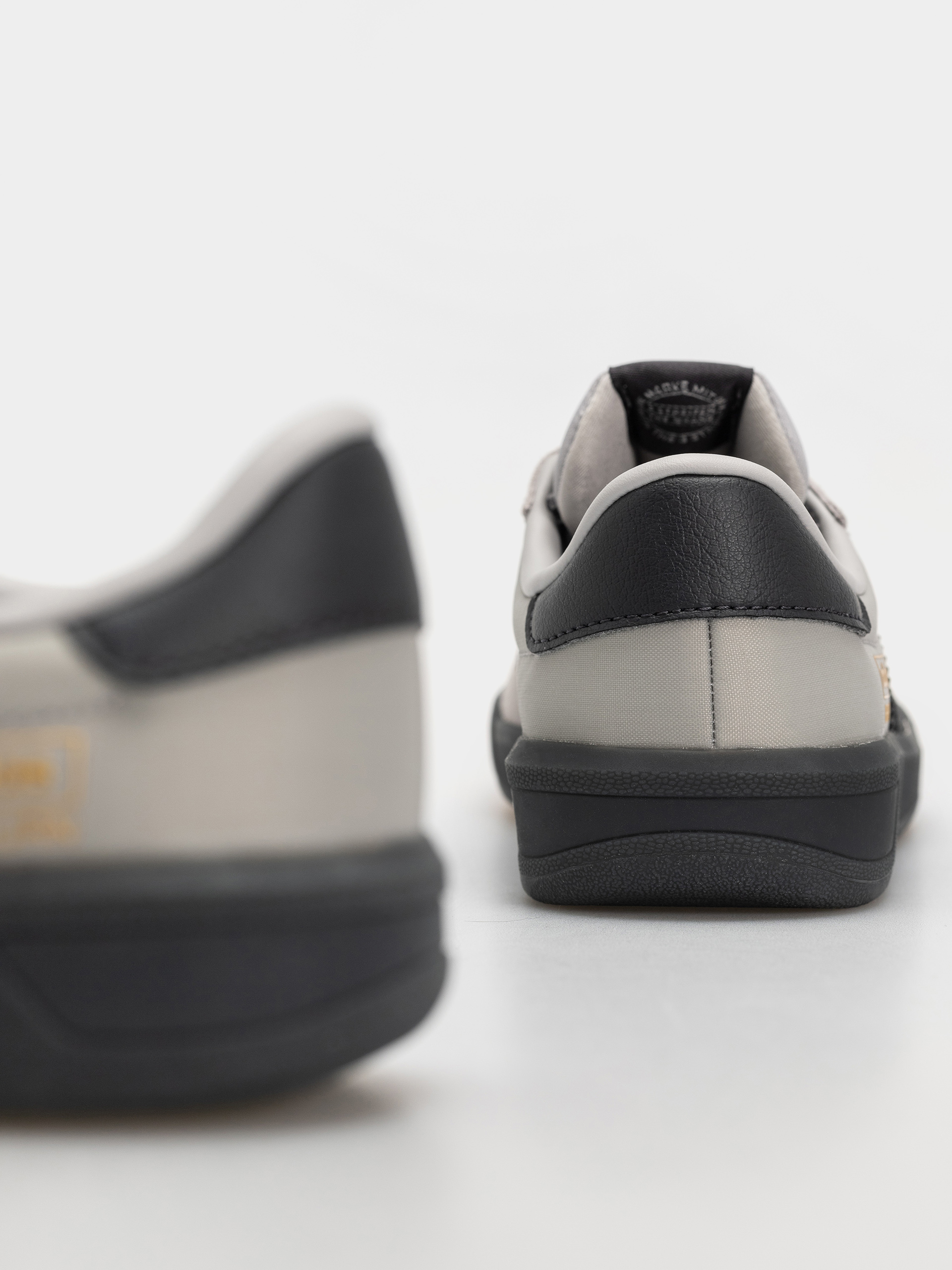 Взуття adidas Glenburn (gretwo/carbon/blubir)