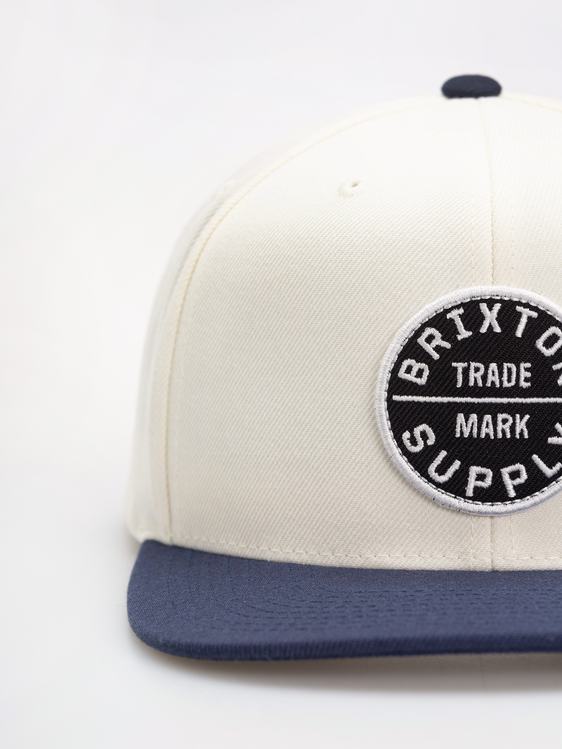 Кепка Brixton Oath Iii Snapback (off white/midnight blue)