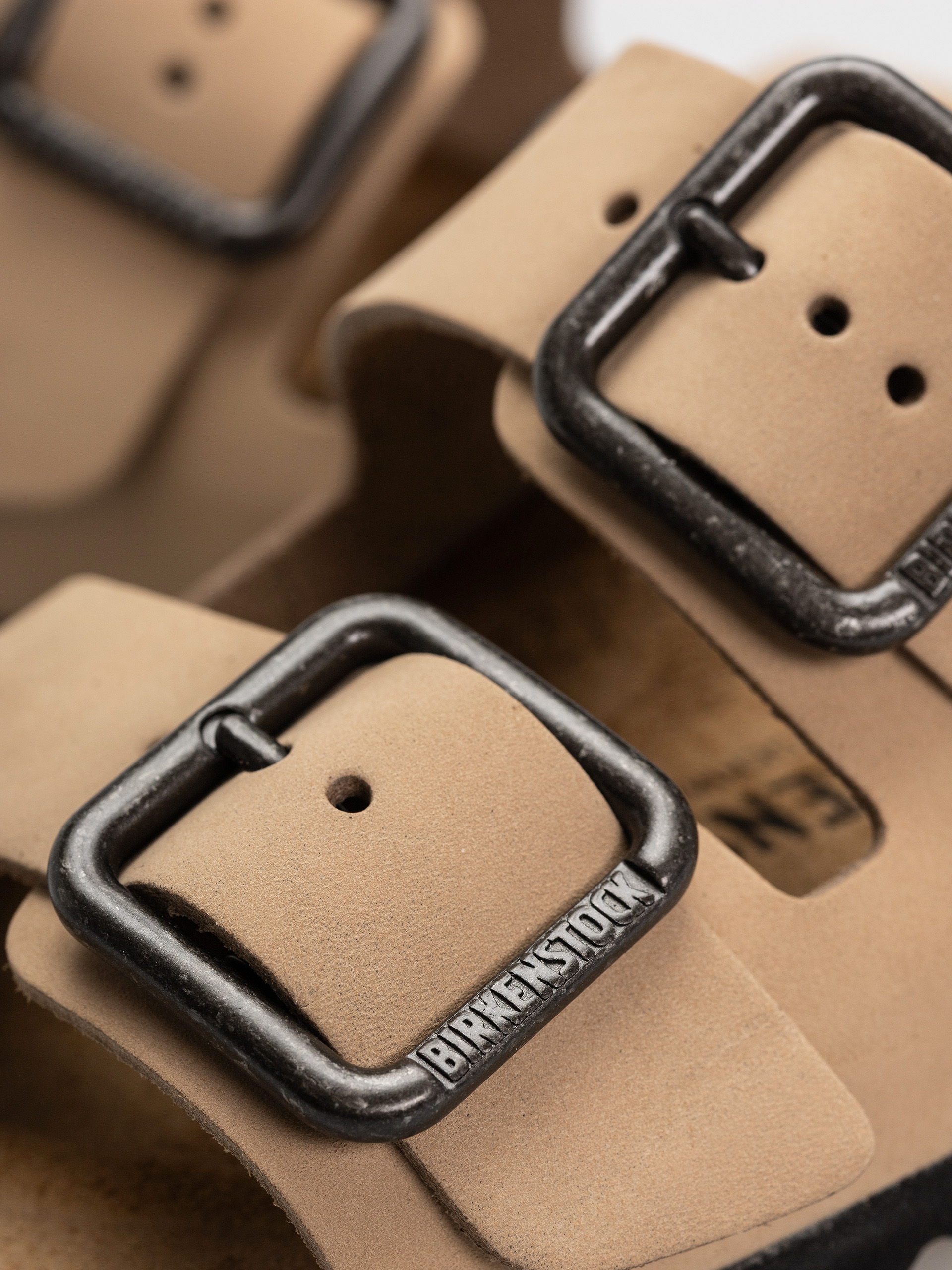 Шльопанці Birkenstock Arizona Wire Buckle Nubuck Leather Narrow (sandcastle)