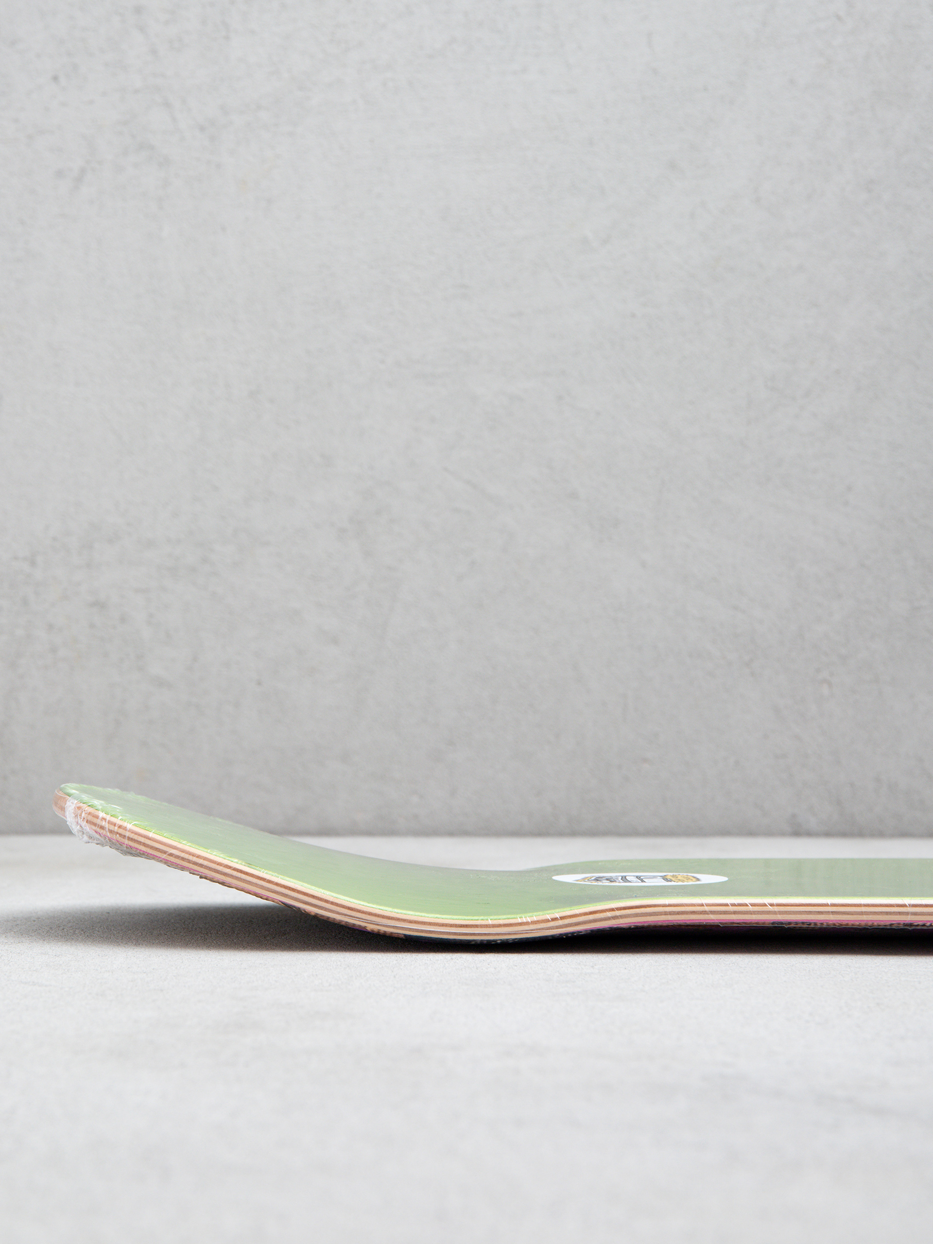 Декa Youth Skateboards Love Your Friends By Loler 