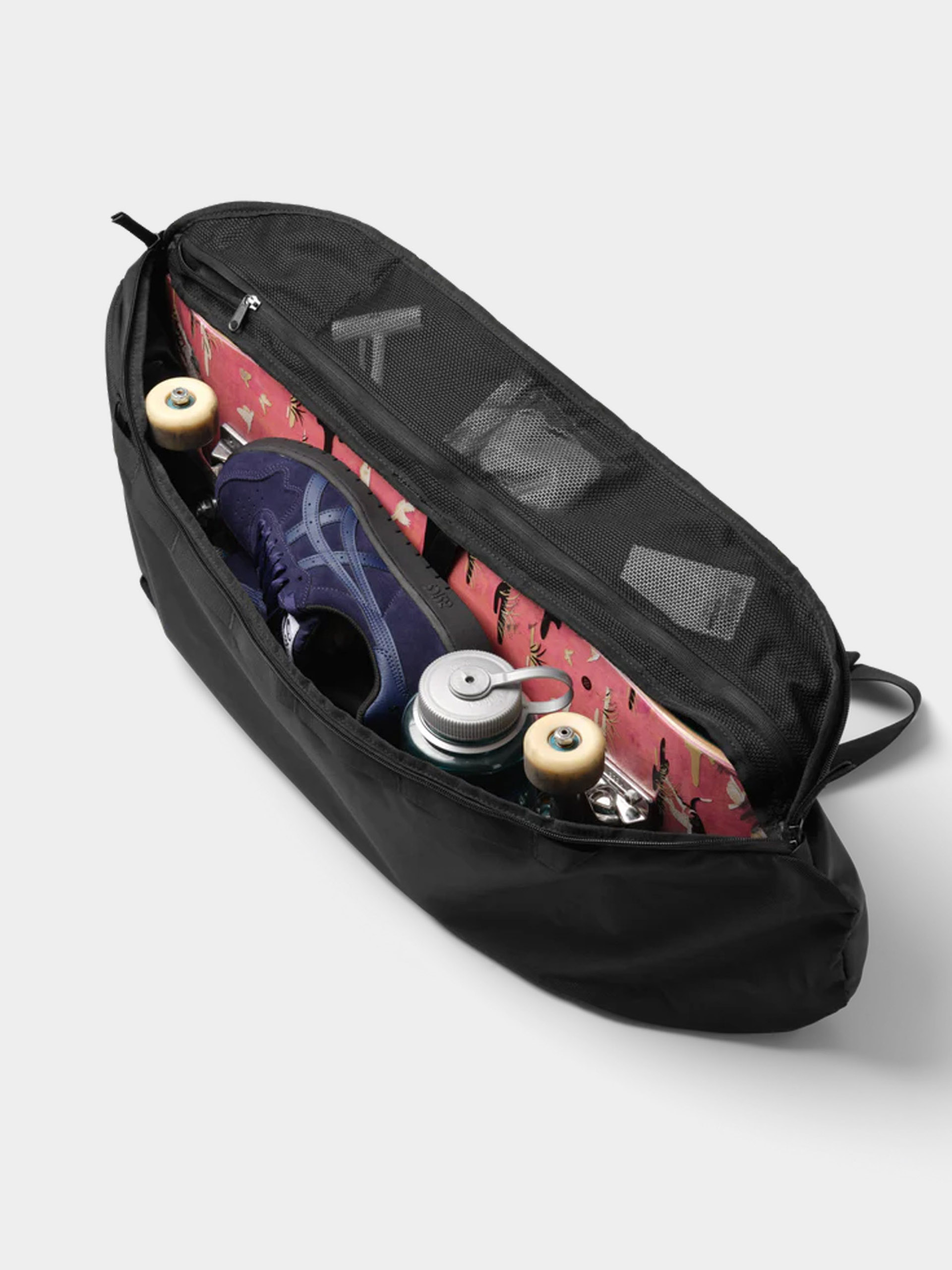 Рюкзак Db Skate Carrier 32L (black out)