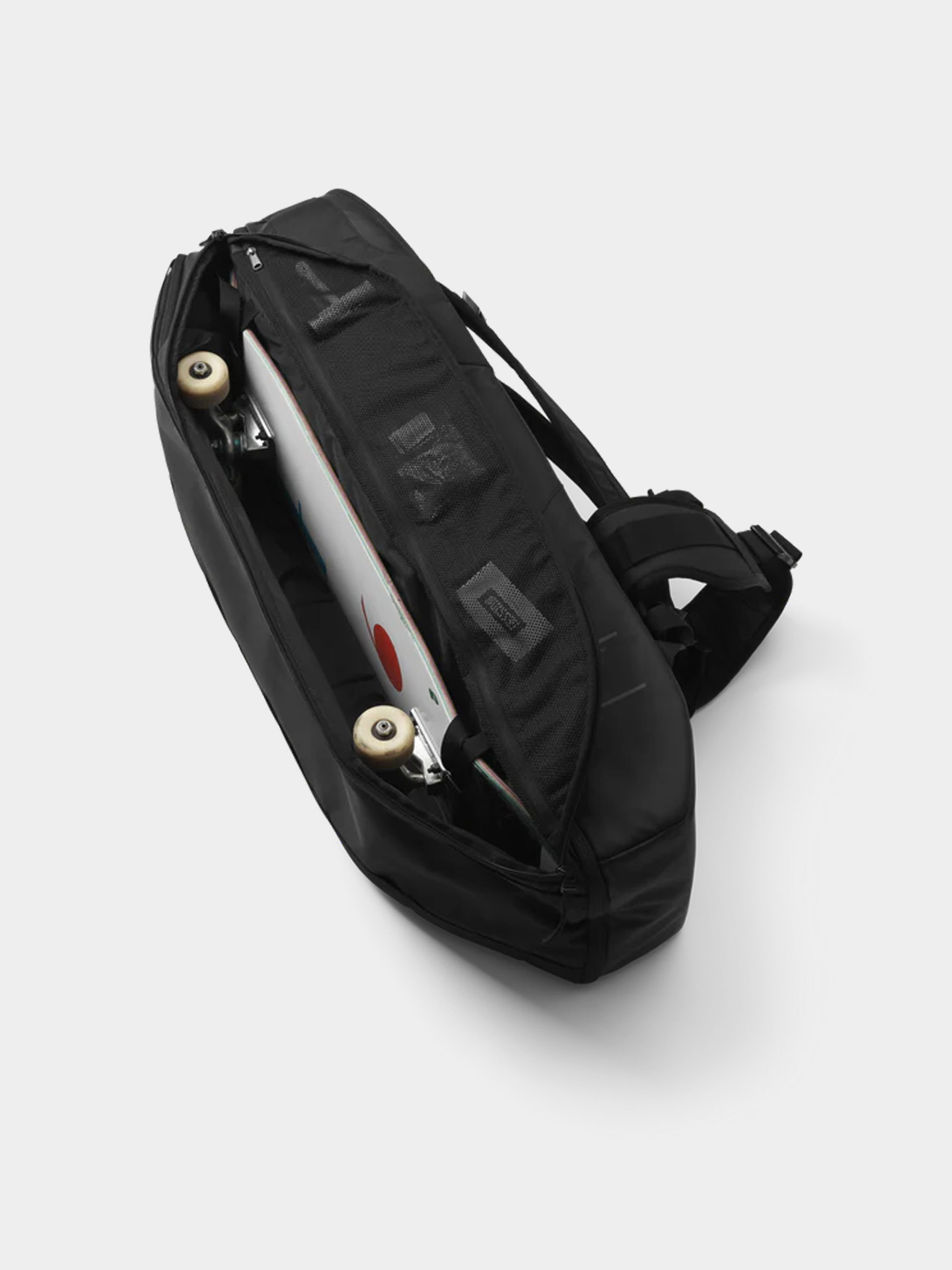 Рюкзак Db Skateboarding Pro Travel Pack 65L (black out)