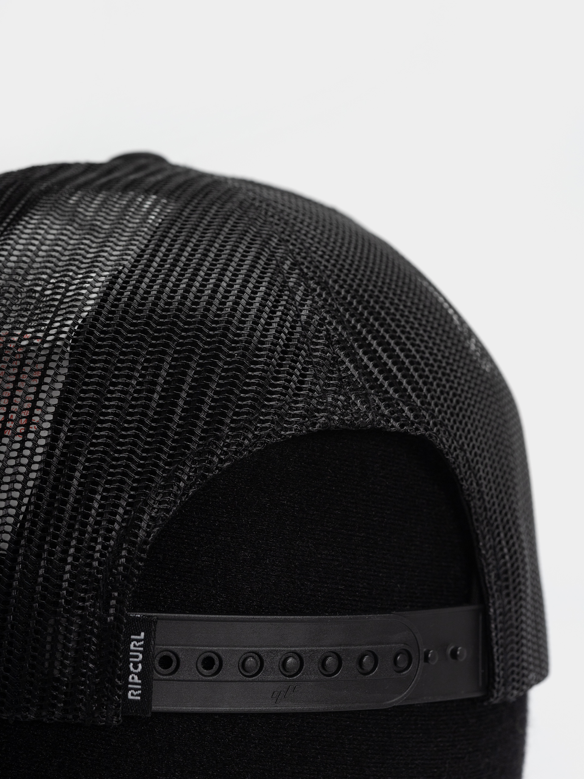 Кепка Rip Curl Wetsuit Icon Trucker (black/white)
