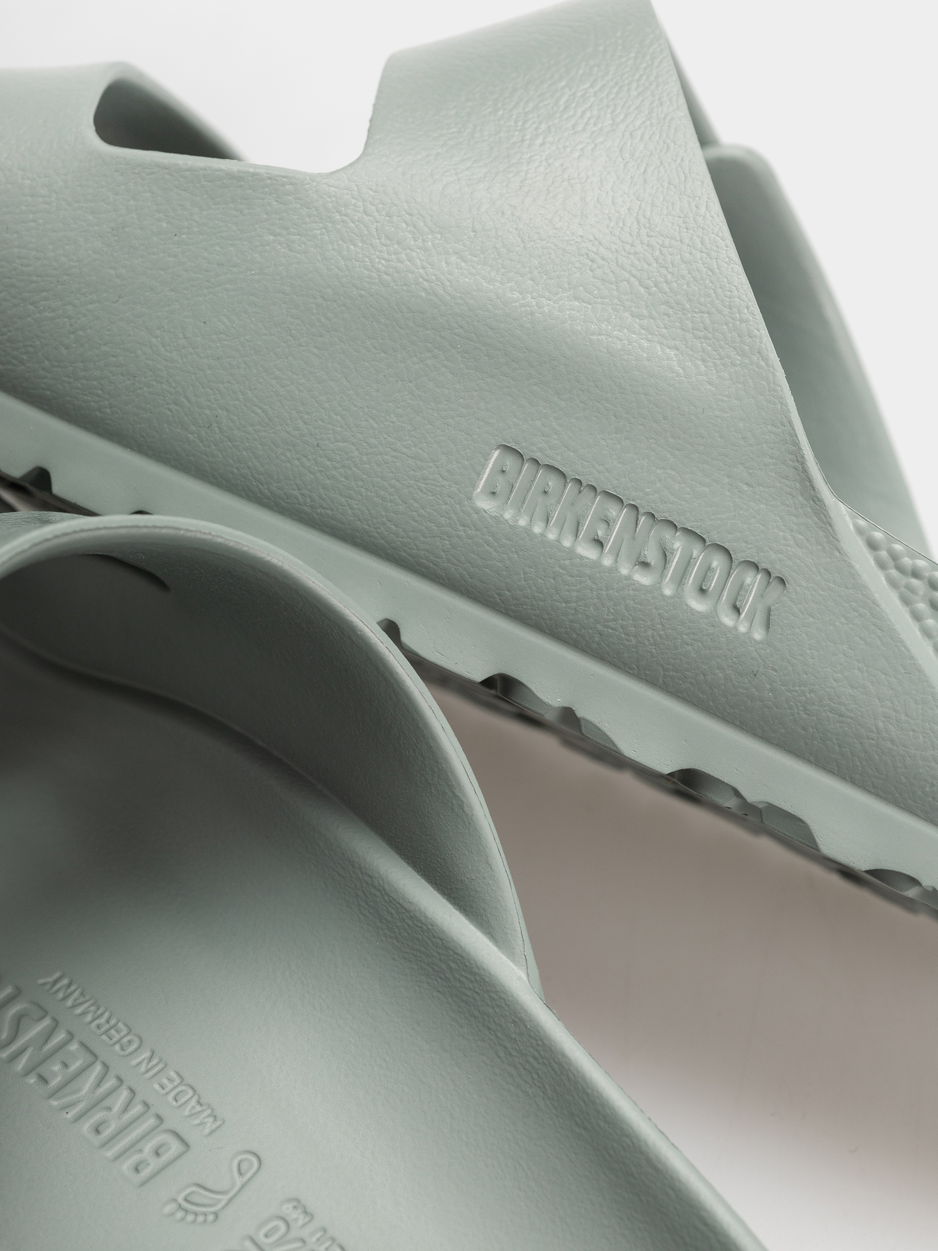 Шльопанці Birkenstock Arizona Essentials EVA Regular (pure sage)