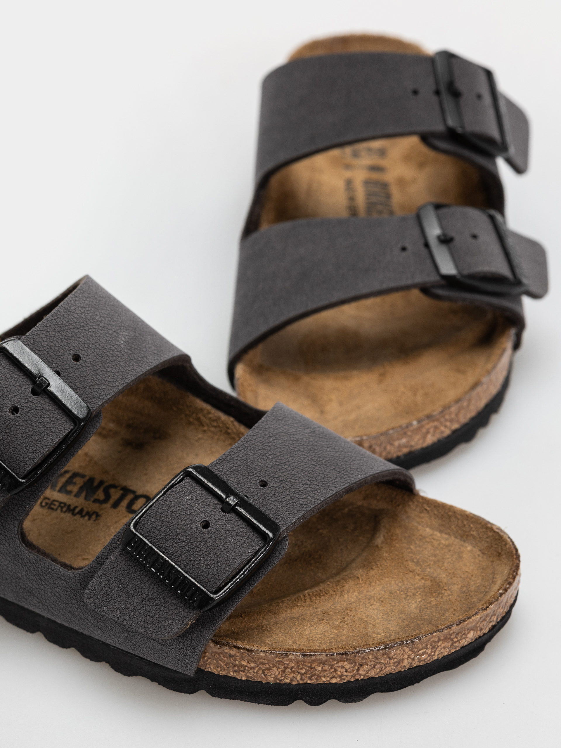 Шльопанці Birkenstock Arizona Birkibuc Narrow (velvet gray/black)