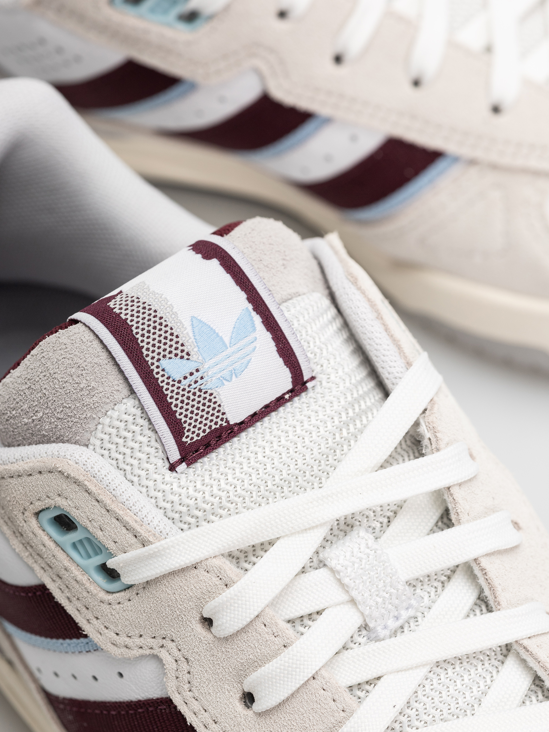 Взуття adidas Tekkira Cup (ftwwht/maroon/clesky)