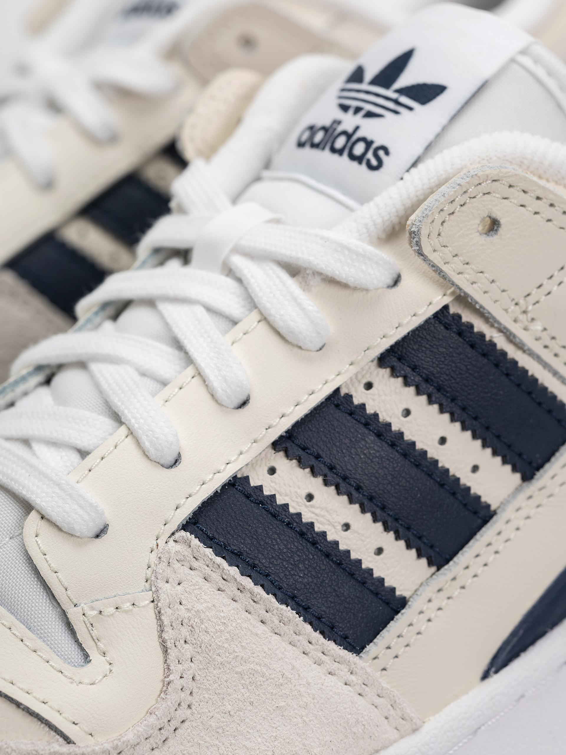 Взуття adidas Forum 84 Low Adv (cwhite/conavy/ftwwht)