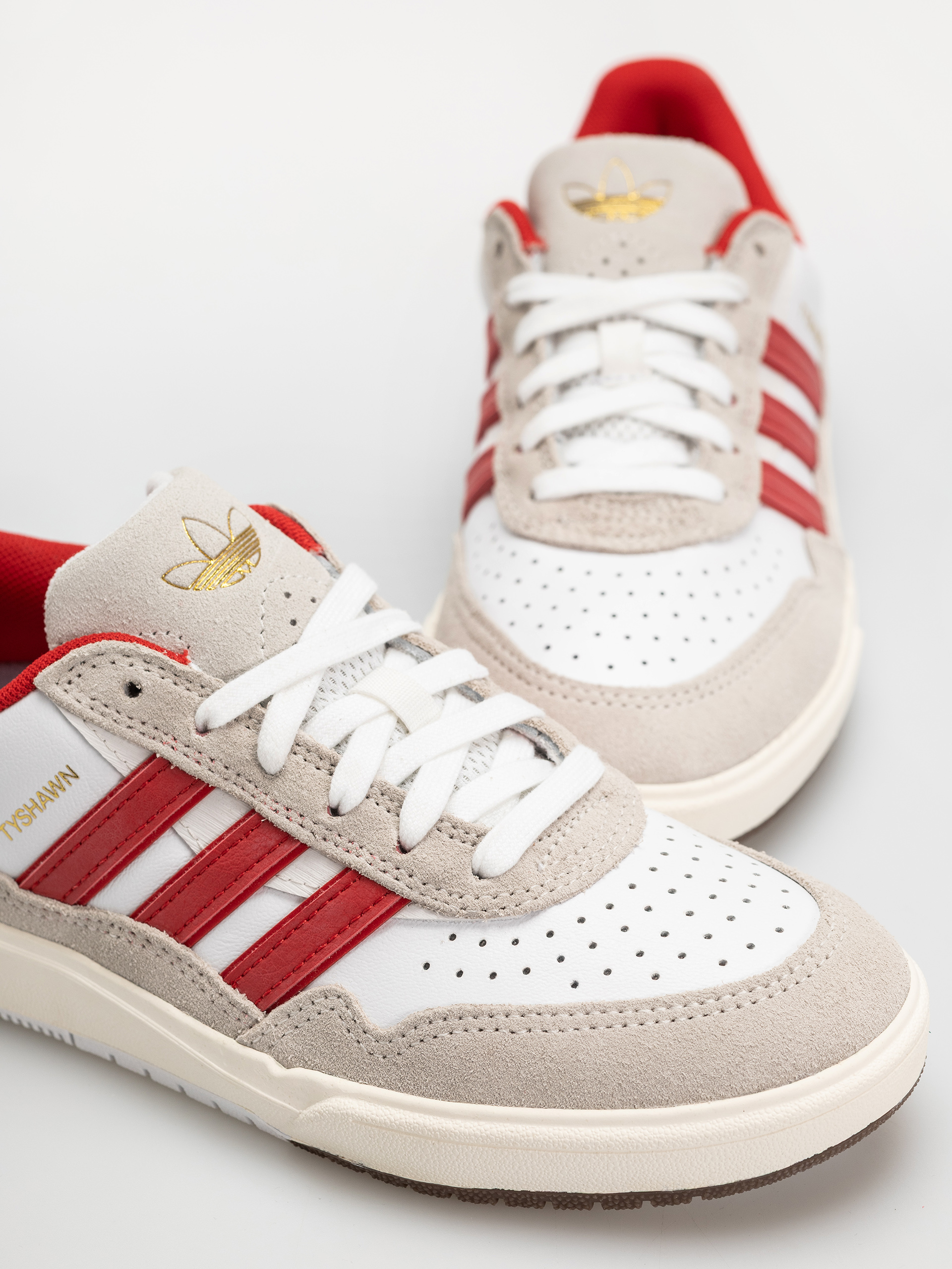 Взуття adidas Tyshawn II (ftwwht/betsca/cwhite)