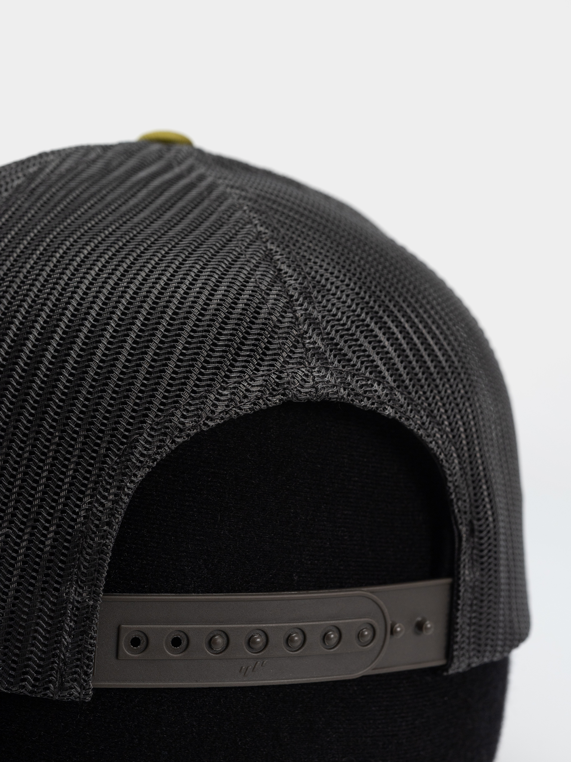 Кепка Columbia Mesh Snap Back (mossy green/pnw bear)