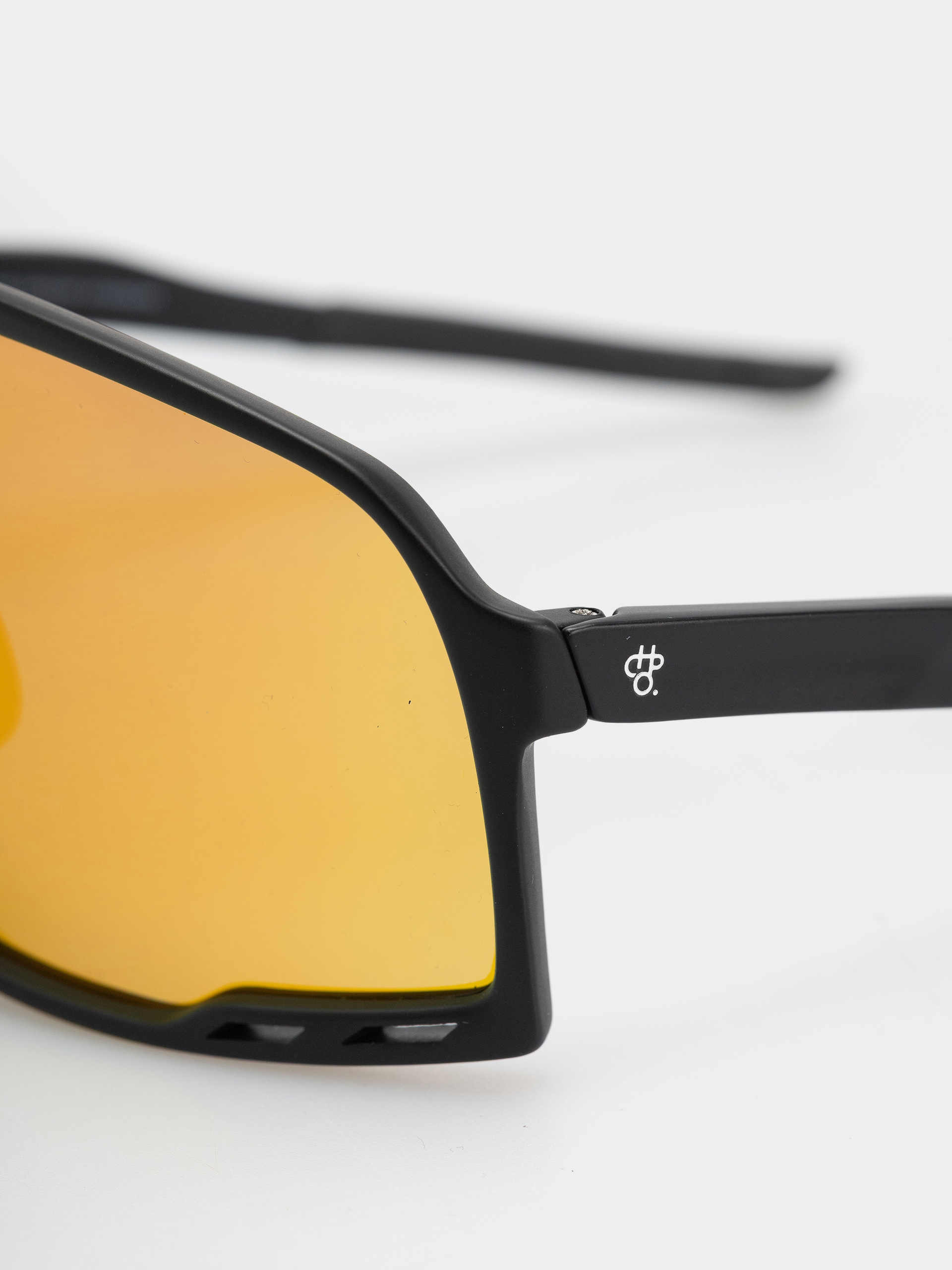 Сонцезахисні окуляри CHPO Henrik (matte black/red mirror)