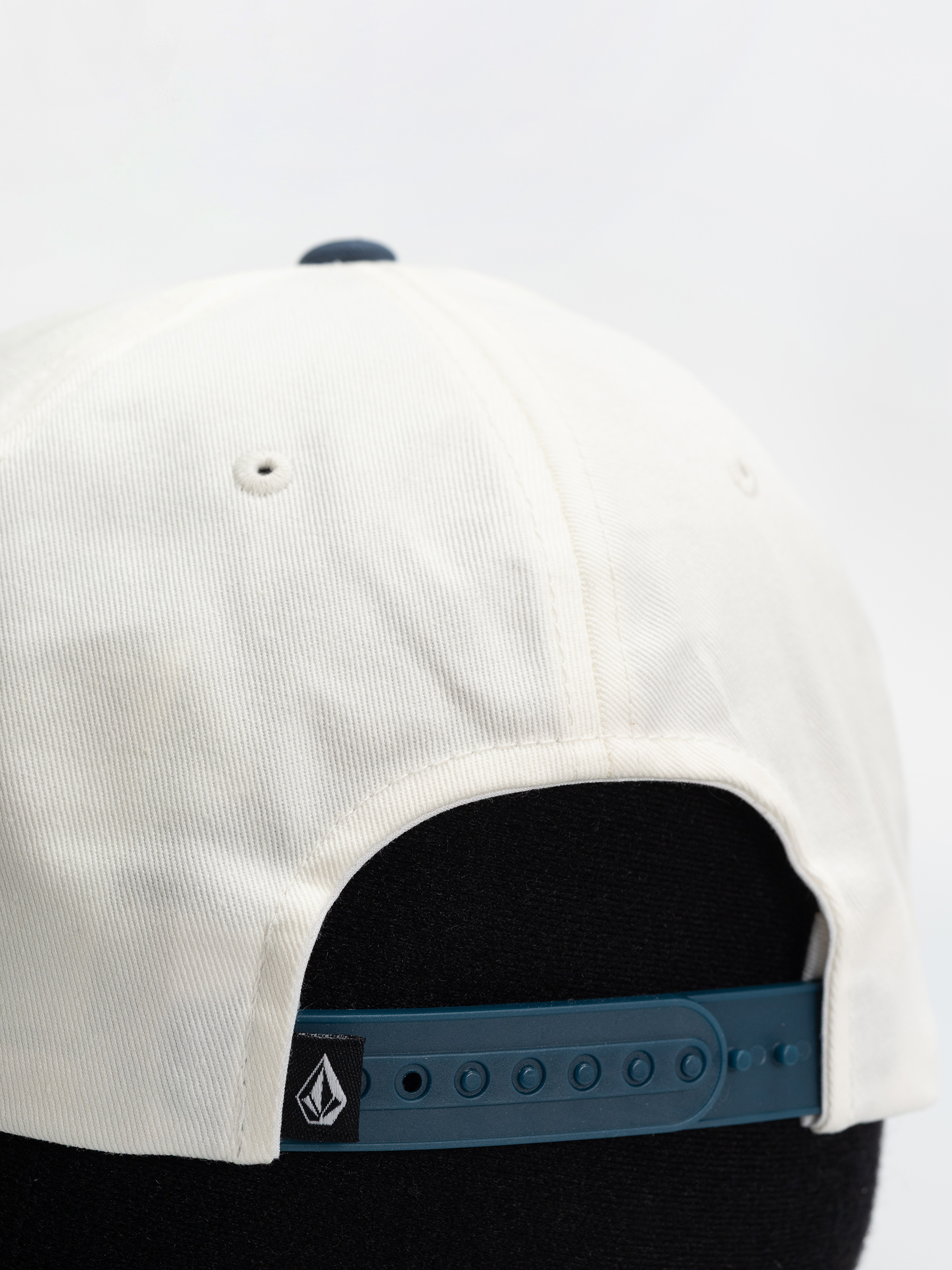 Кепка Volcom Petrolstone Adj (off white)