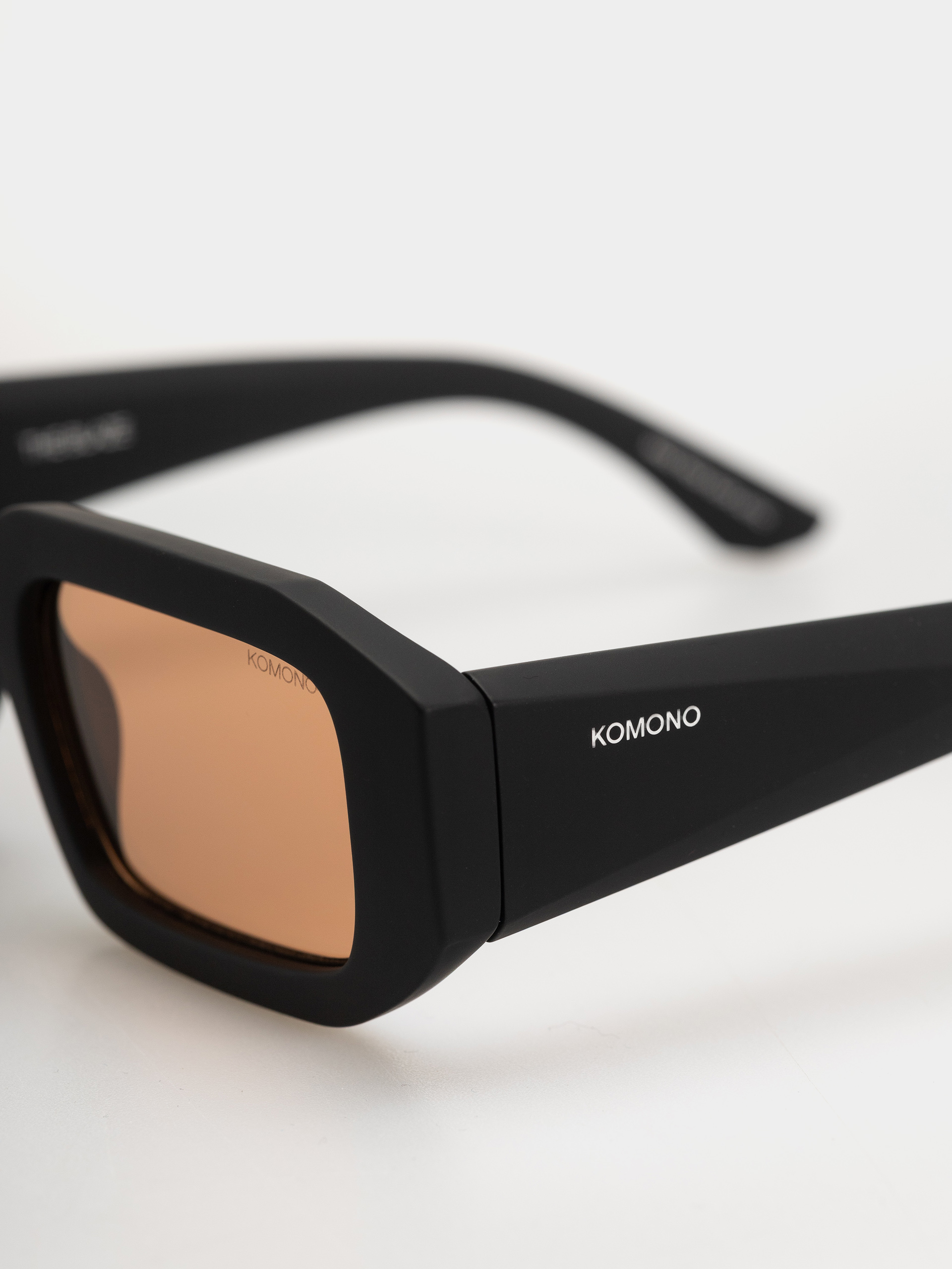 Сонцезахисні окуляри Komono Blaze (carbon sunset)