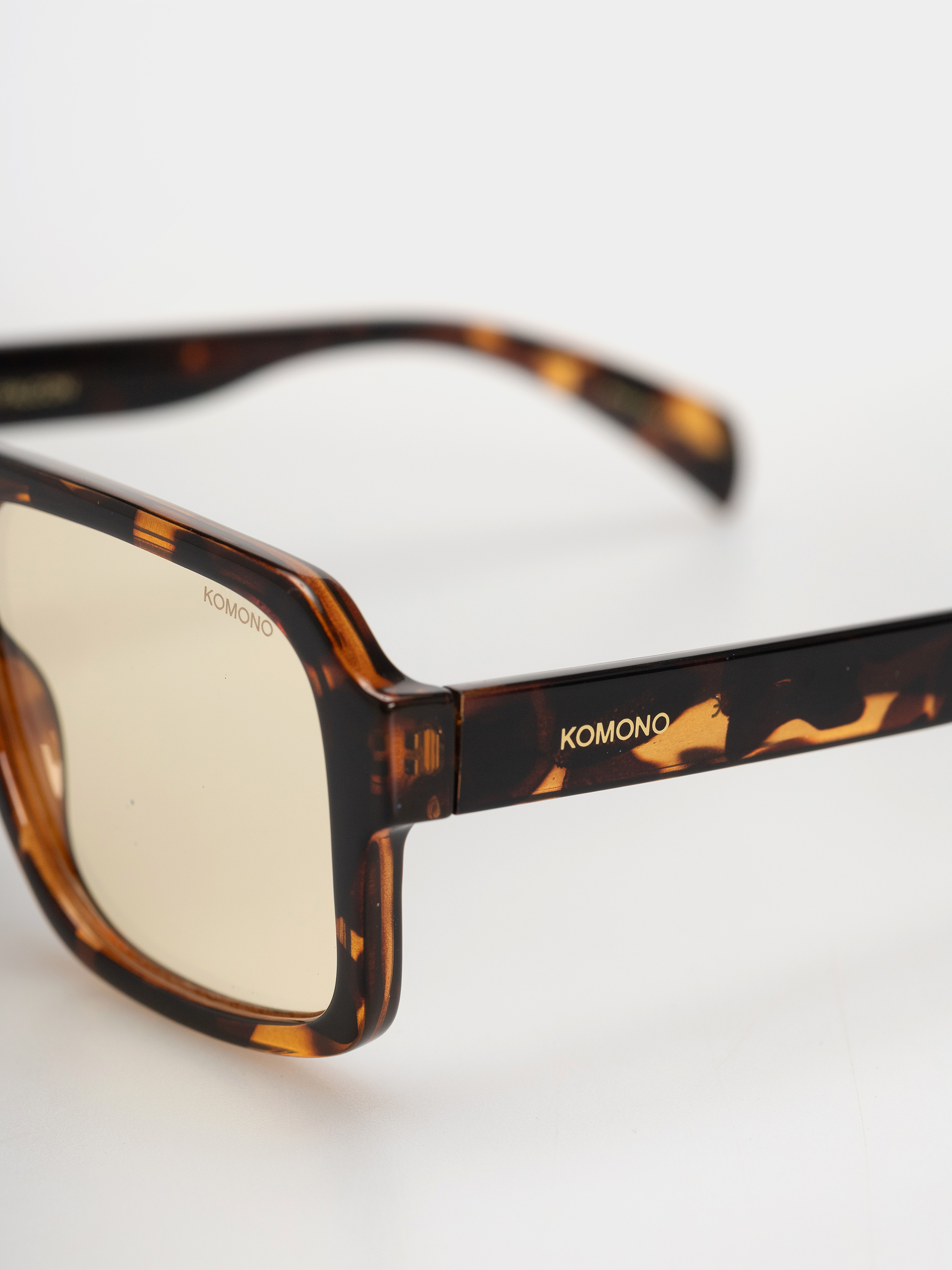 Сонцезахисні окуляри Komono Falcon (havana lemon)