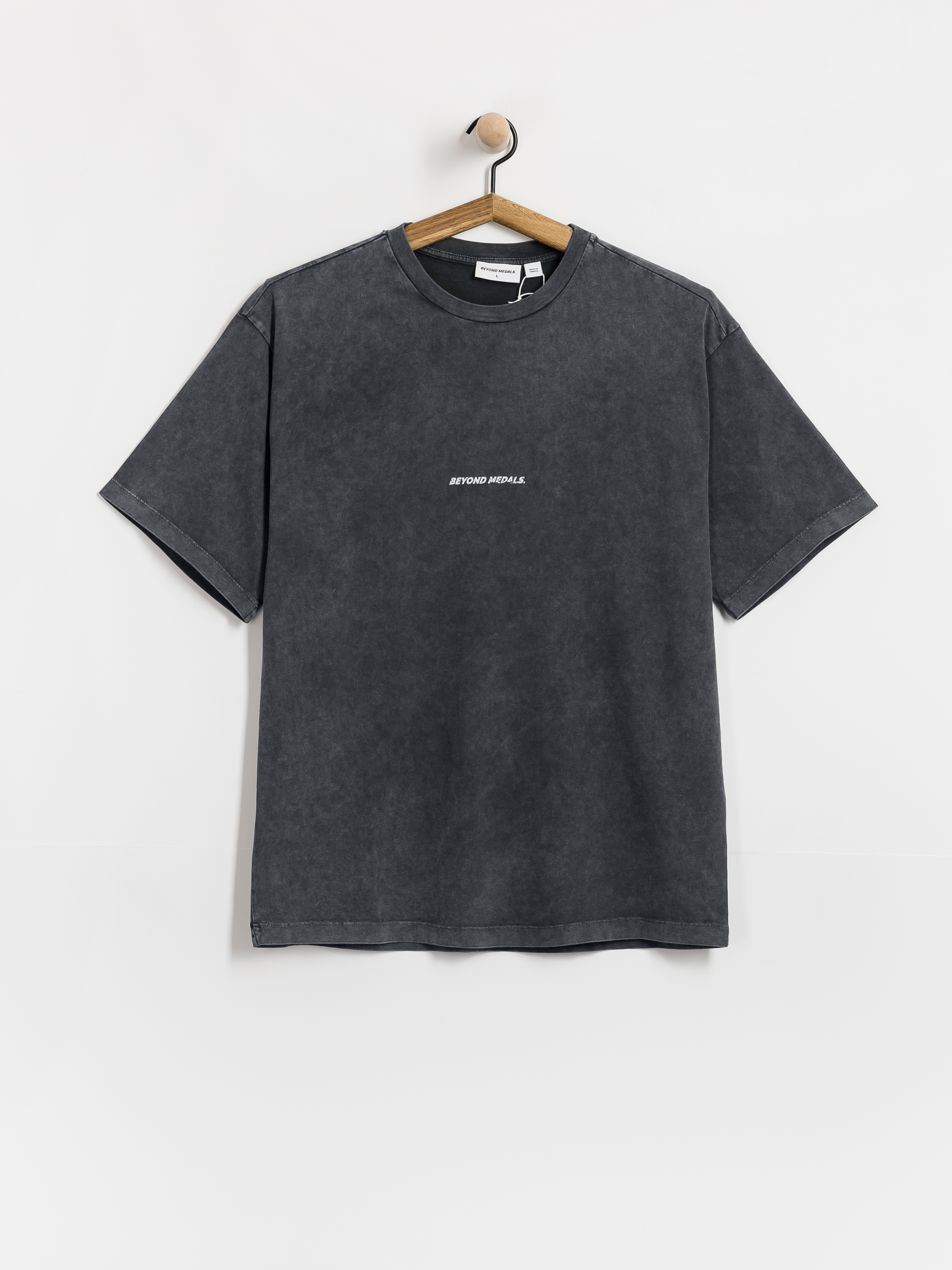 Футболка Beyond Medals Distressed Logo