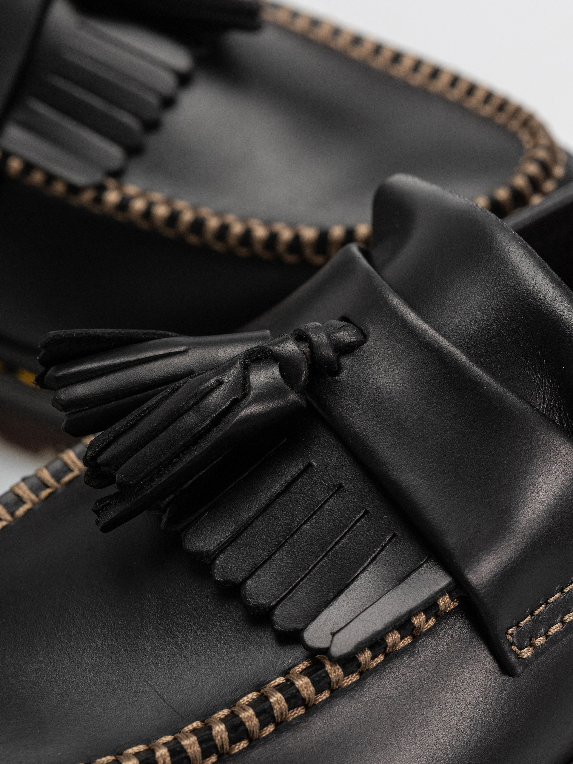 Взуття Dr. Martens Adrian Ben Tassel Loafer (black orleans)