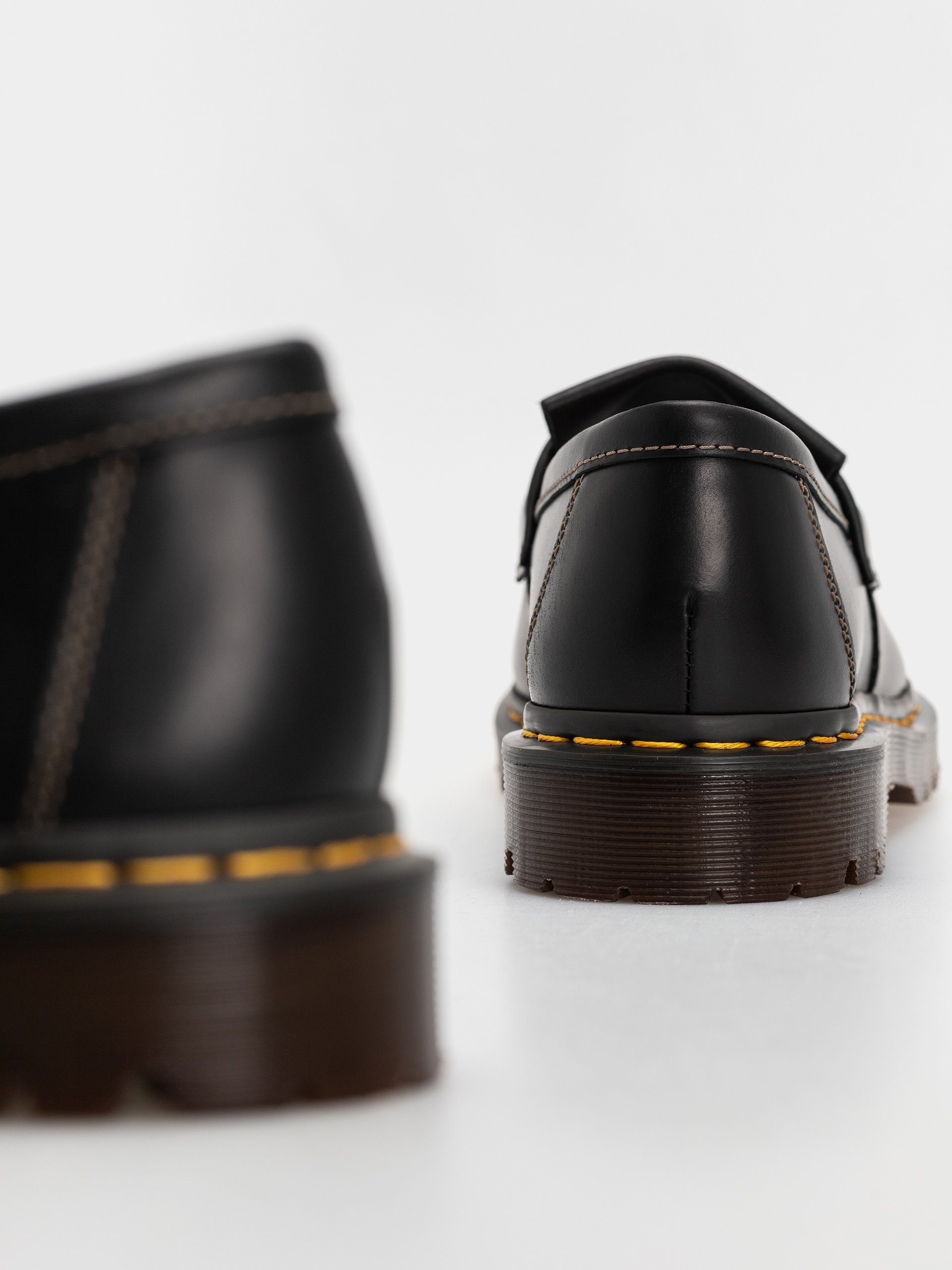 Взуття Dr. Martens Adrian Ben Tassel Loafer (black orleans)