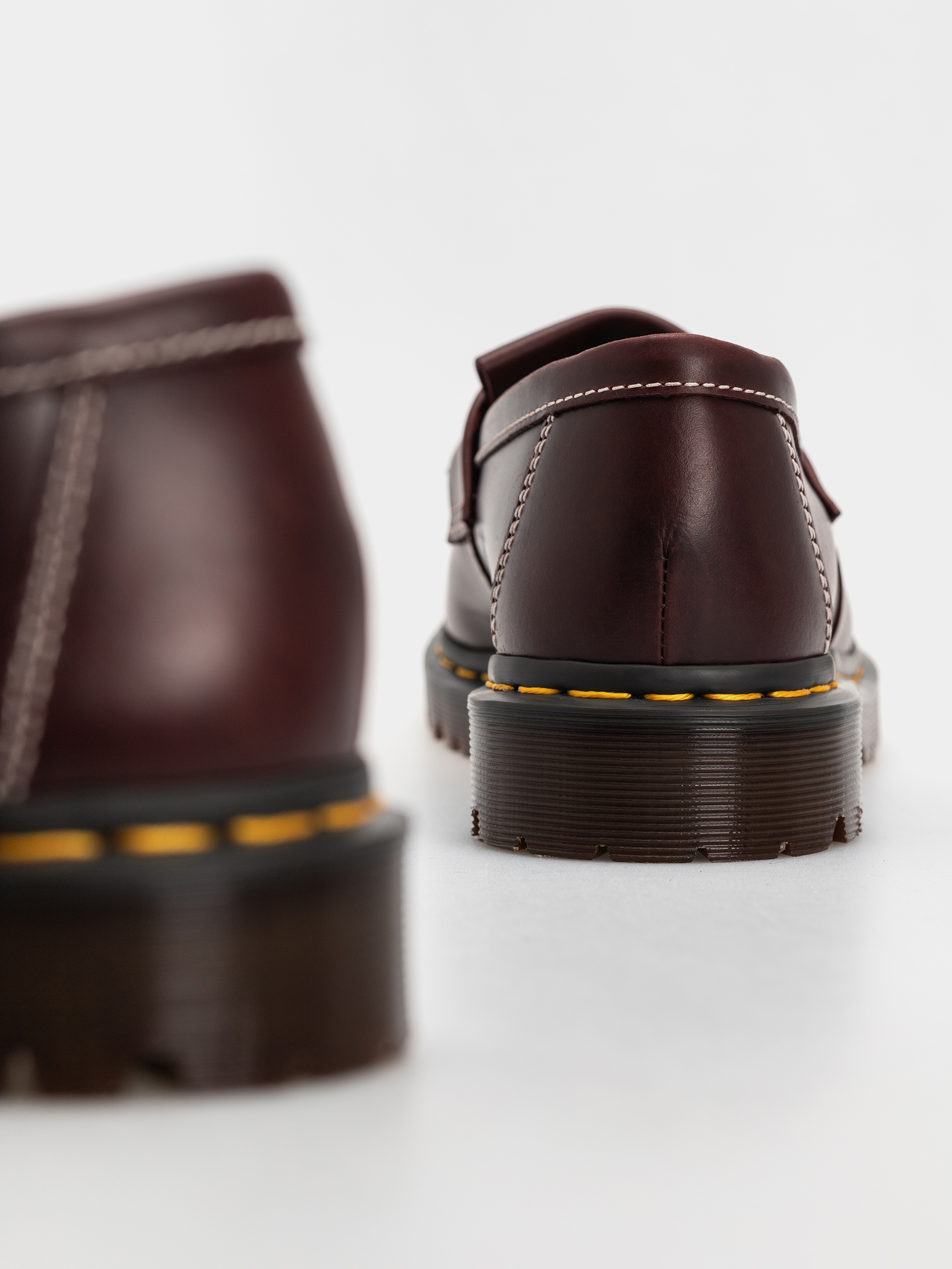 Взуття Dr. Martens Adrian Ben Tassel Loafer (cherry red orleans)