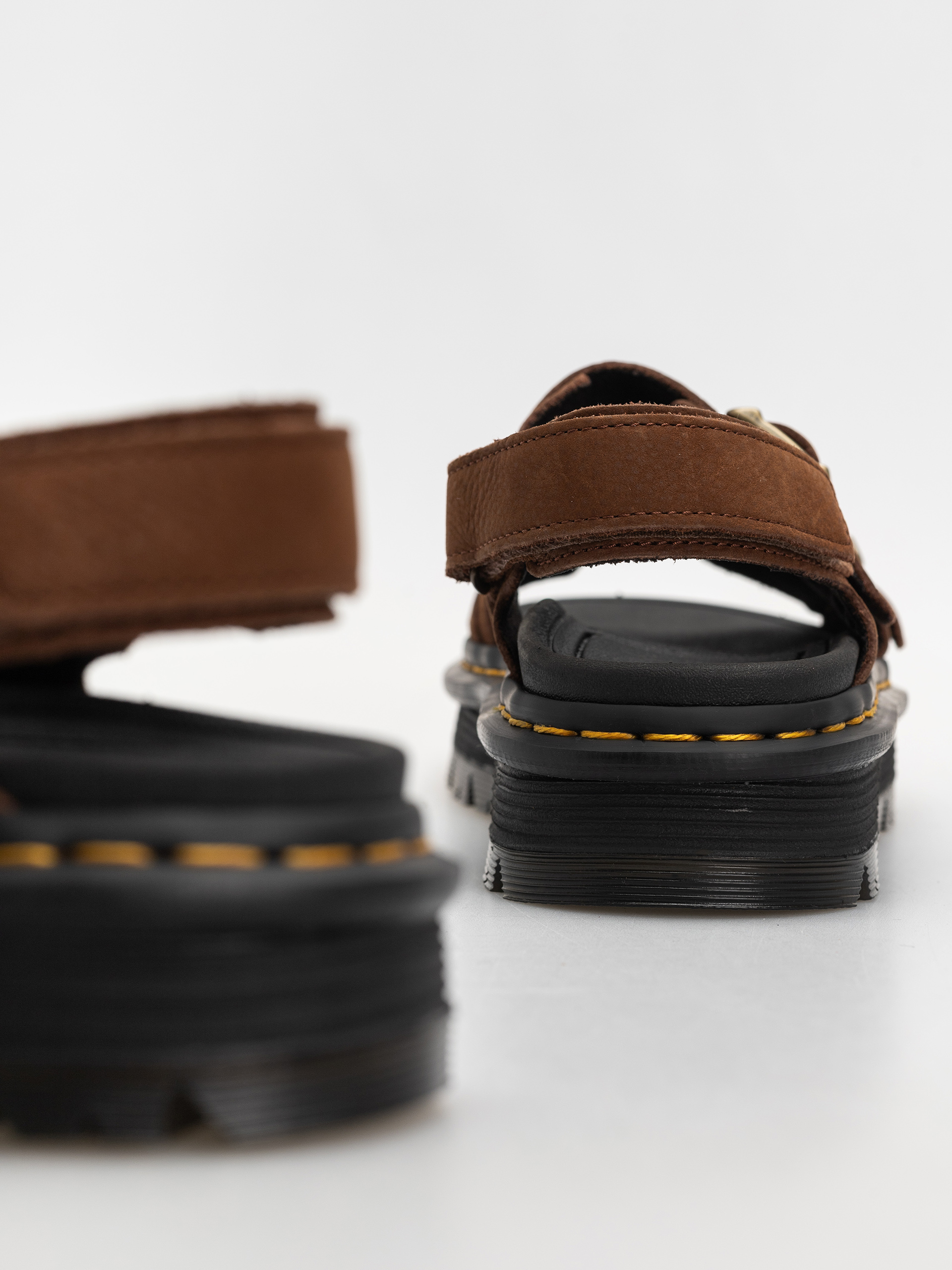 Сандалі Dr. Martens ZebZag Wmn (sepia brown tumbled nubuck)