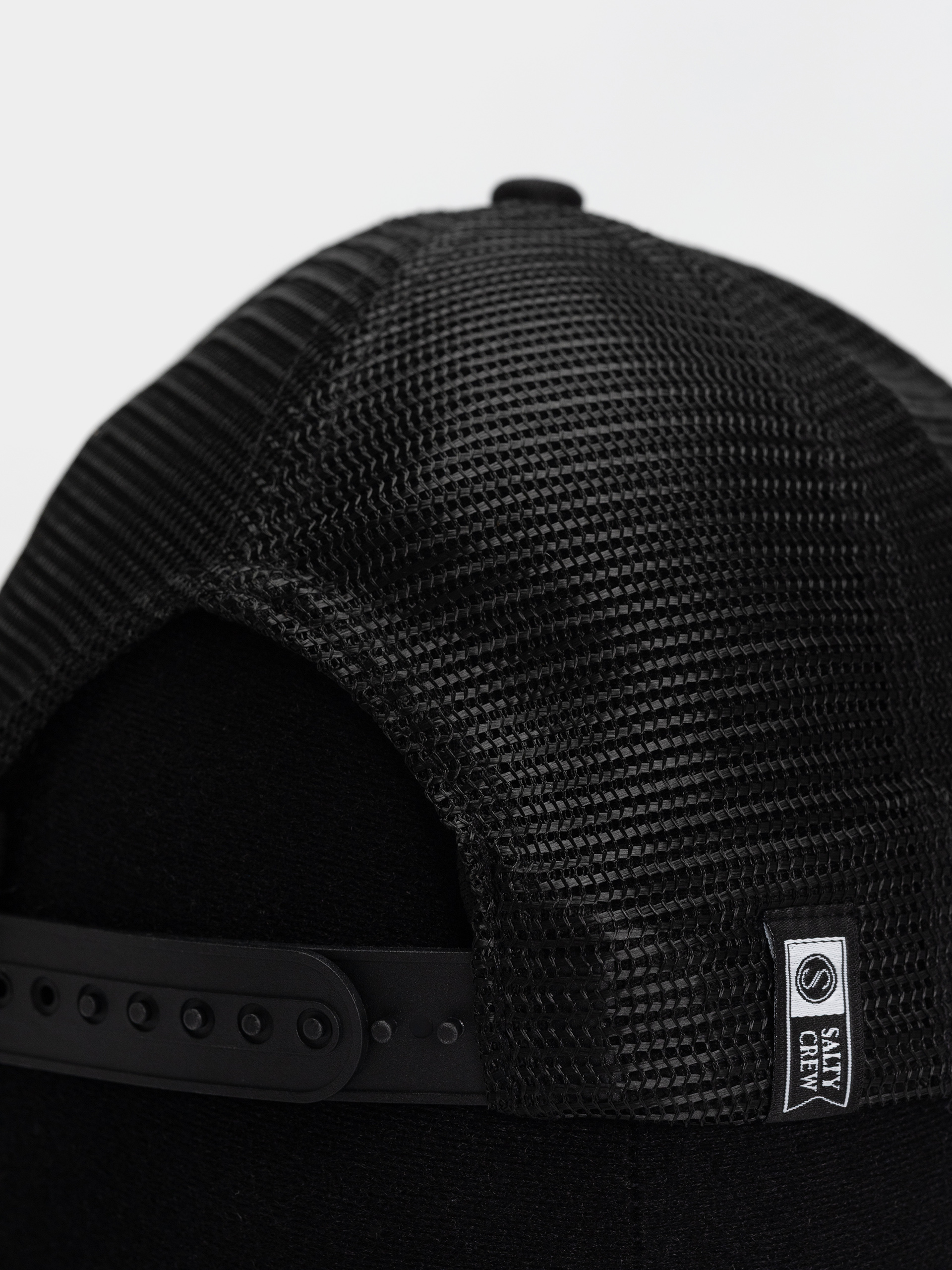 Кепка Salty Crew Mahi Surface Trucker (black)