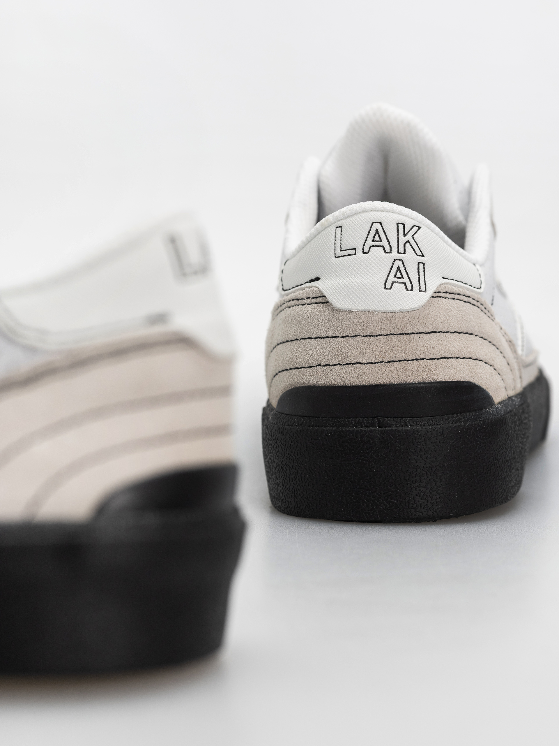 Взуття Lakai Cambridge Elite (macbalife black/white)