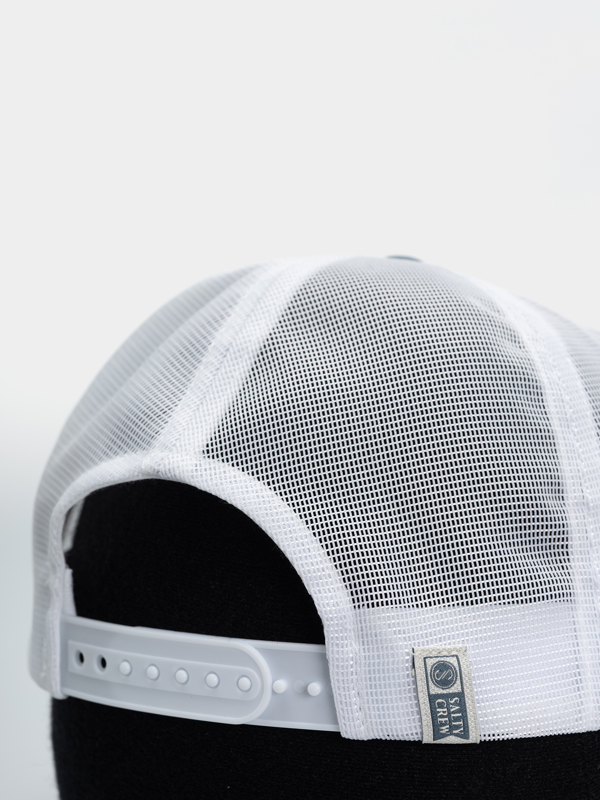 Кепка Salty Crew Bait Shop Trucker (off white)