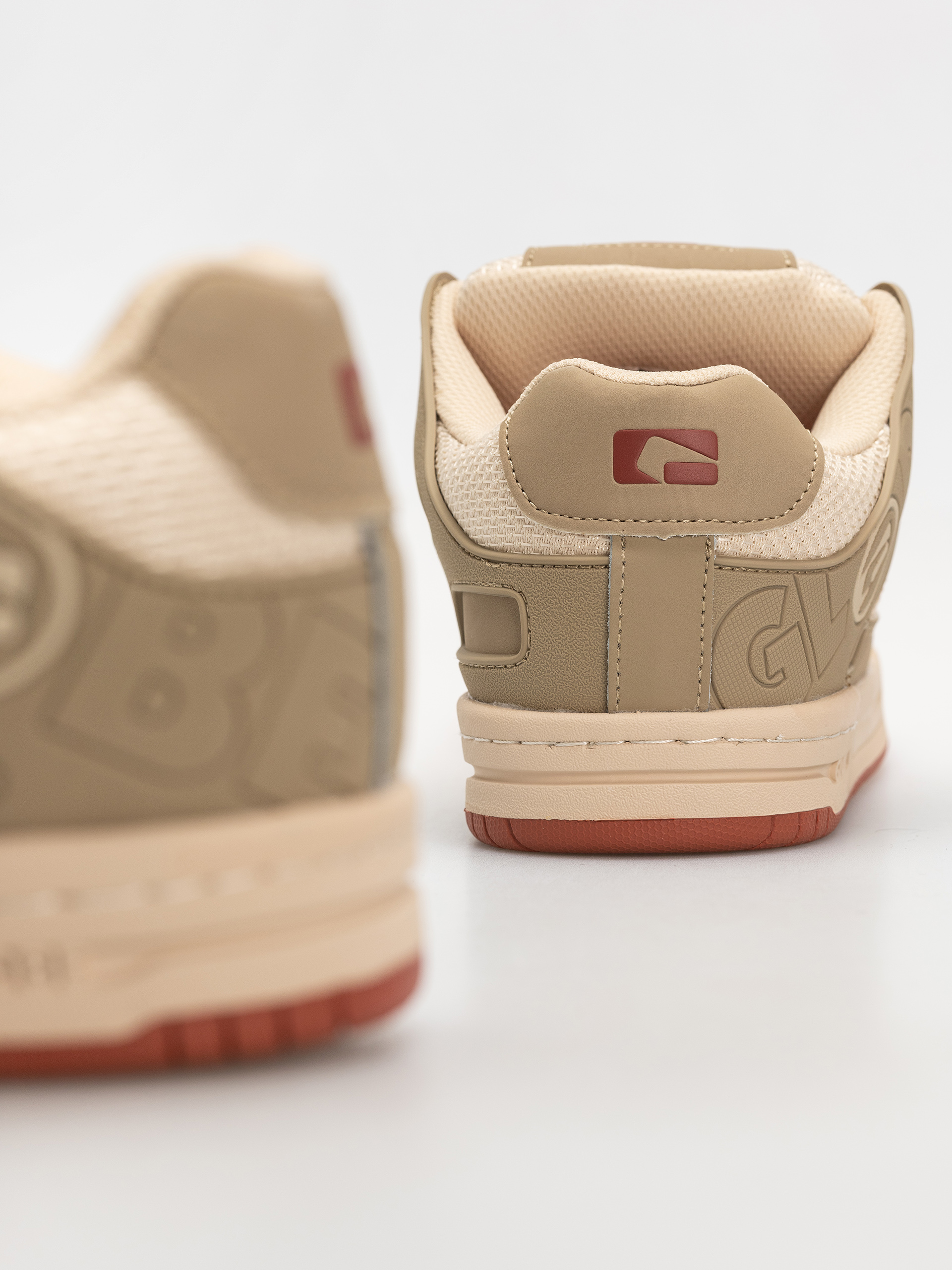 Взуття Globe Tilt (sand/red)