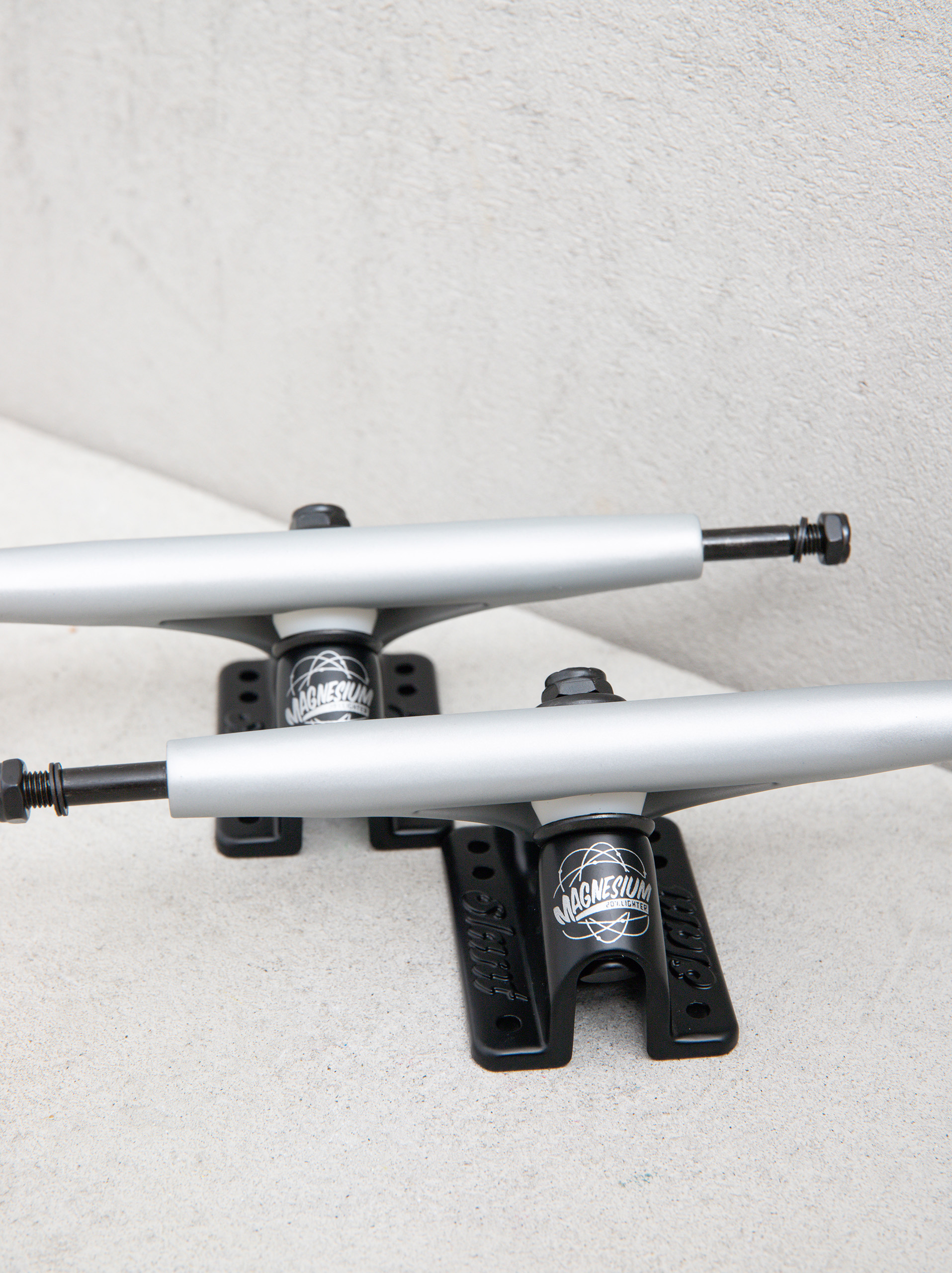 Підвіски Globe Slant Mag Reverse Kingpin (grey/black)