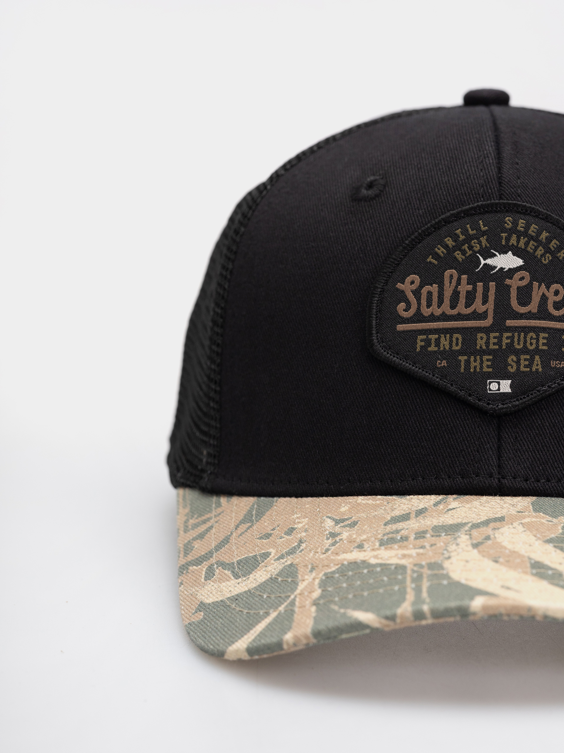 Кепка Salty Crew Border Trucker (black camo)