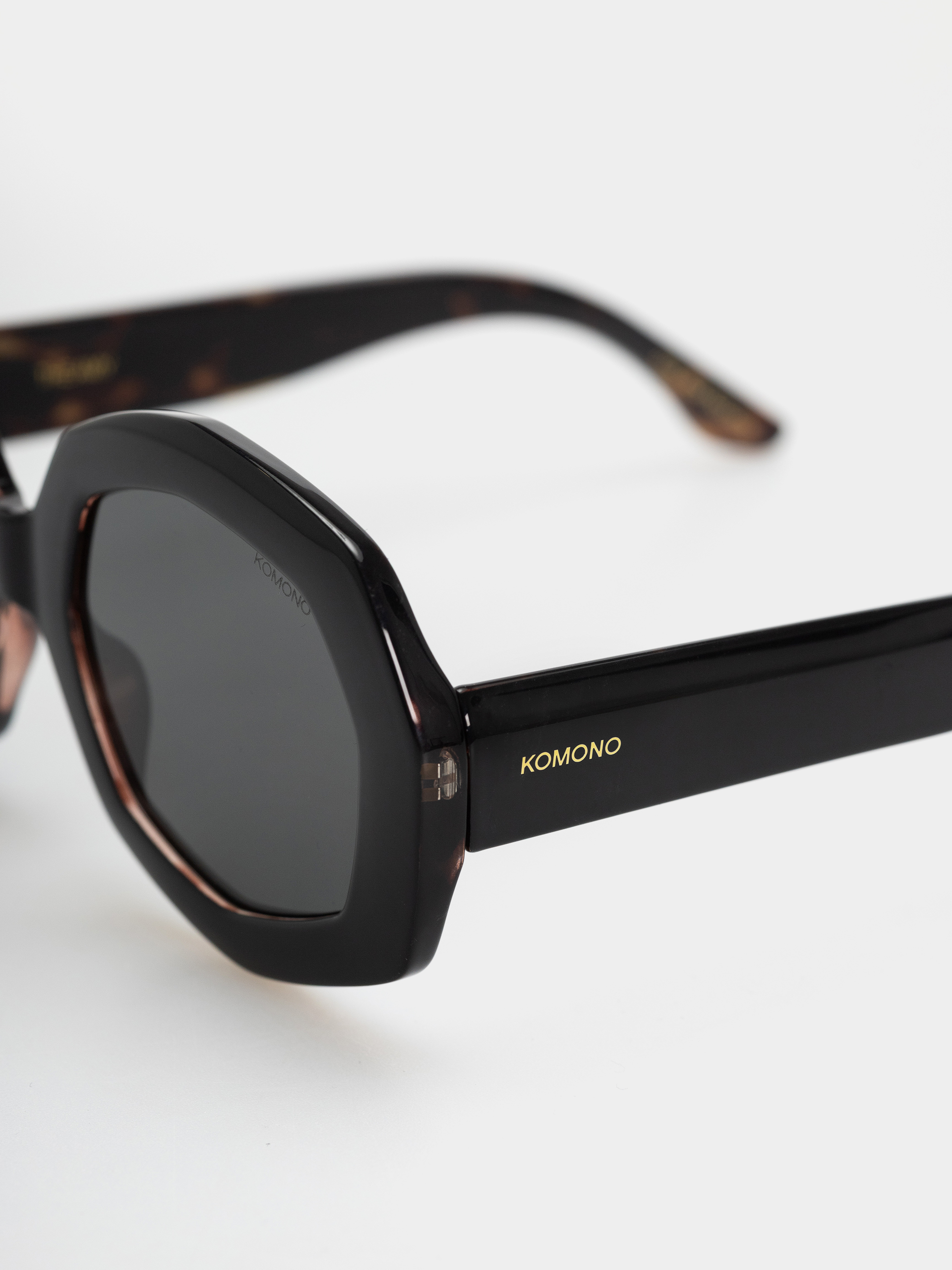 Сонцезахисні окуляри Komono Amy (black tortoise)