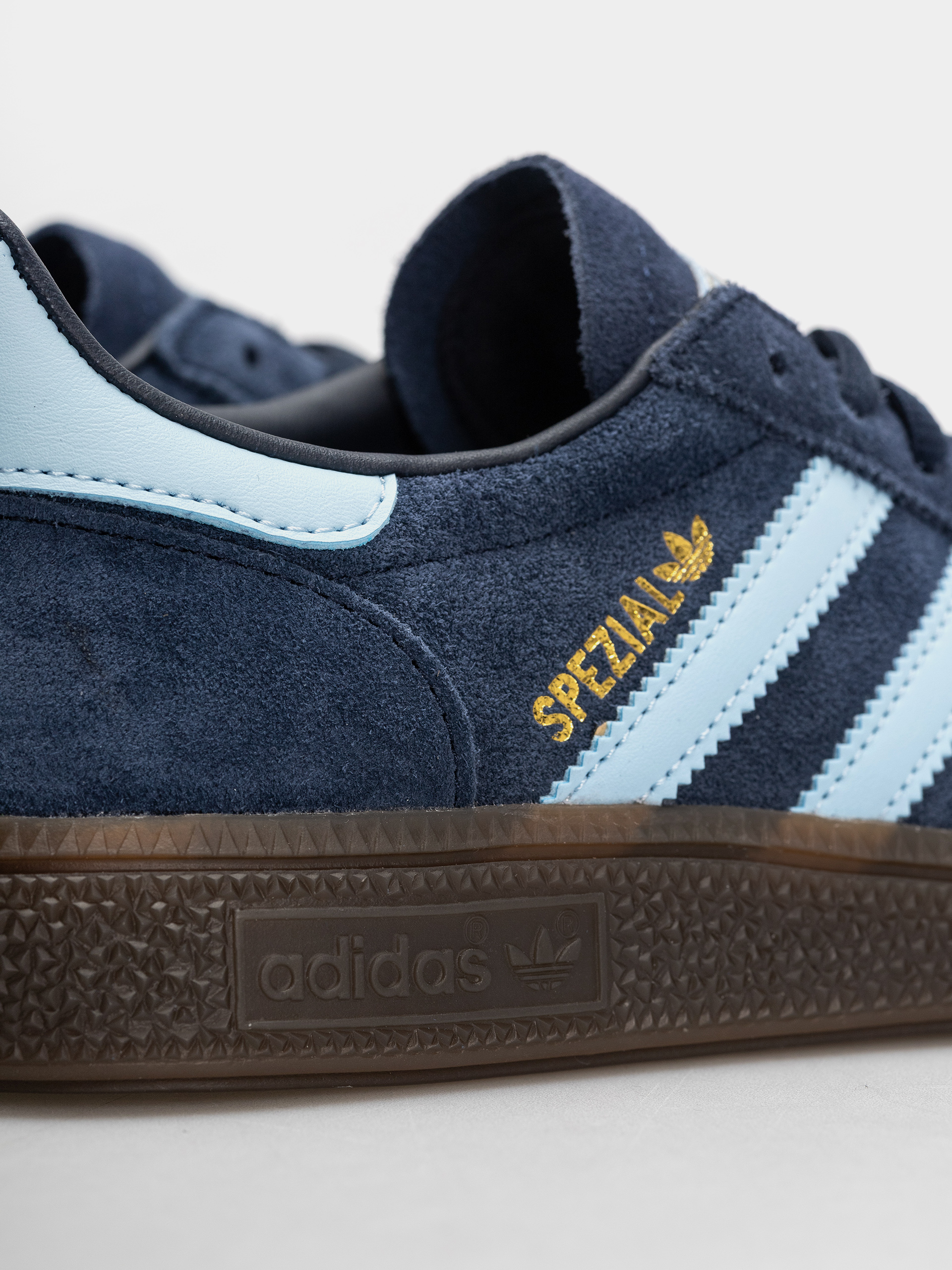 Взуття adidas Handball Spezial (collegiate navy/clear sky/gum5)