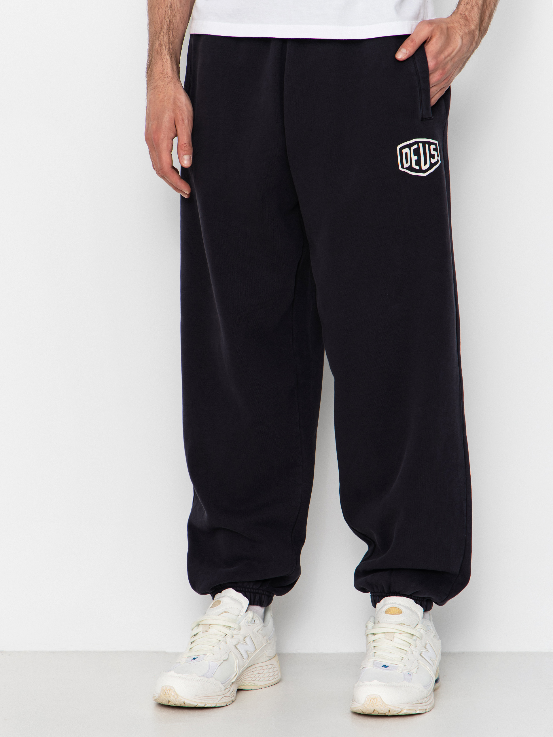 Штани Deus Ex Machina Shield Garment Dyed Track (black)