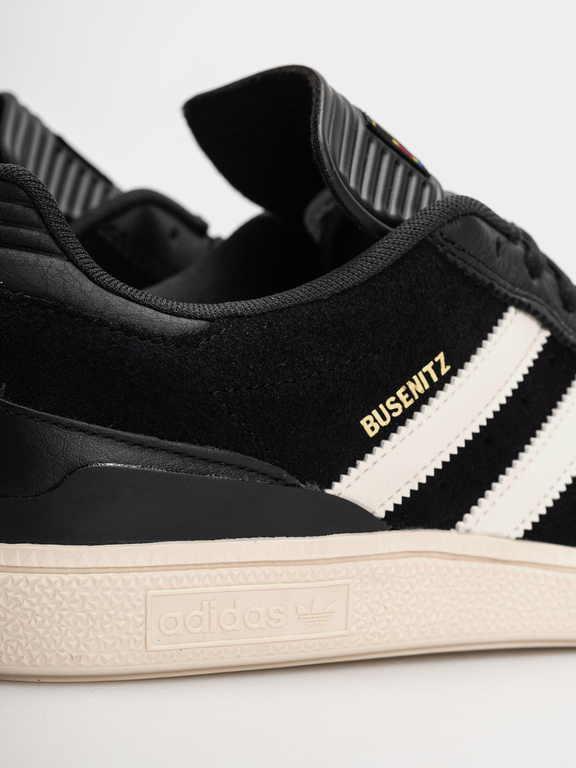 Взуття adidas Busenitz (cblack/cwhite/goldmt)