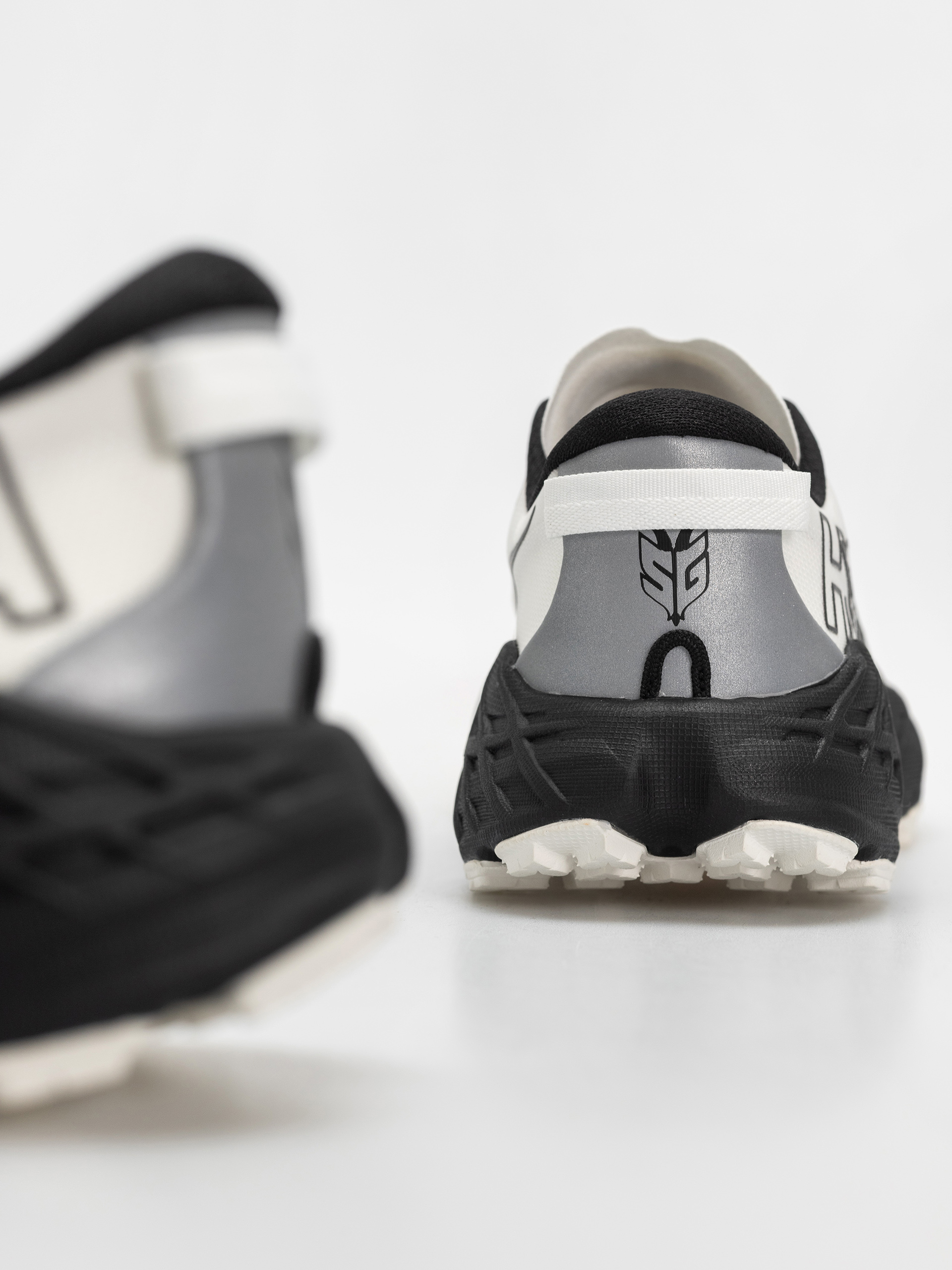 Взуття Hoka Speedgoat 7 (black/white)