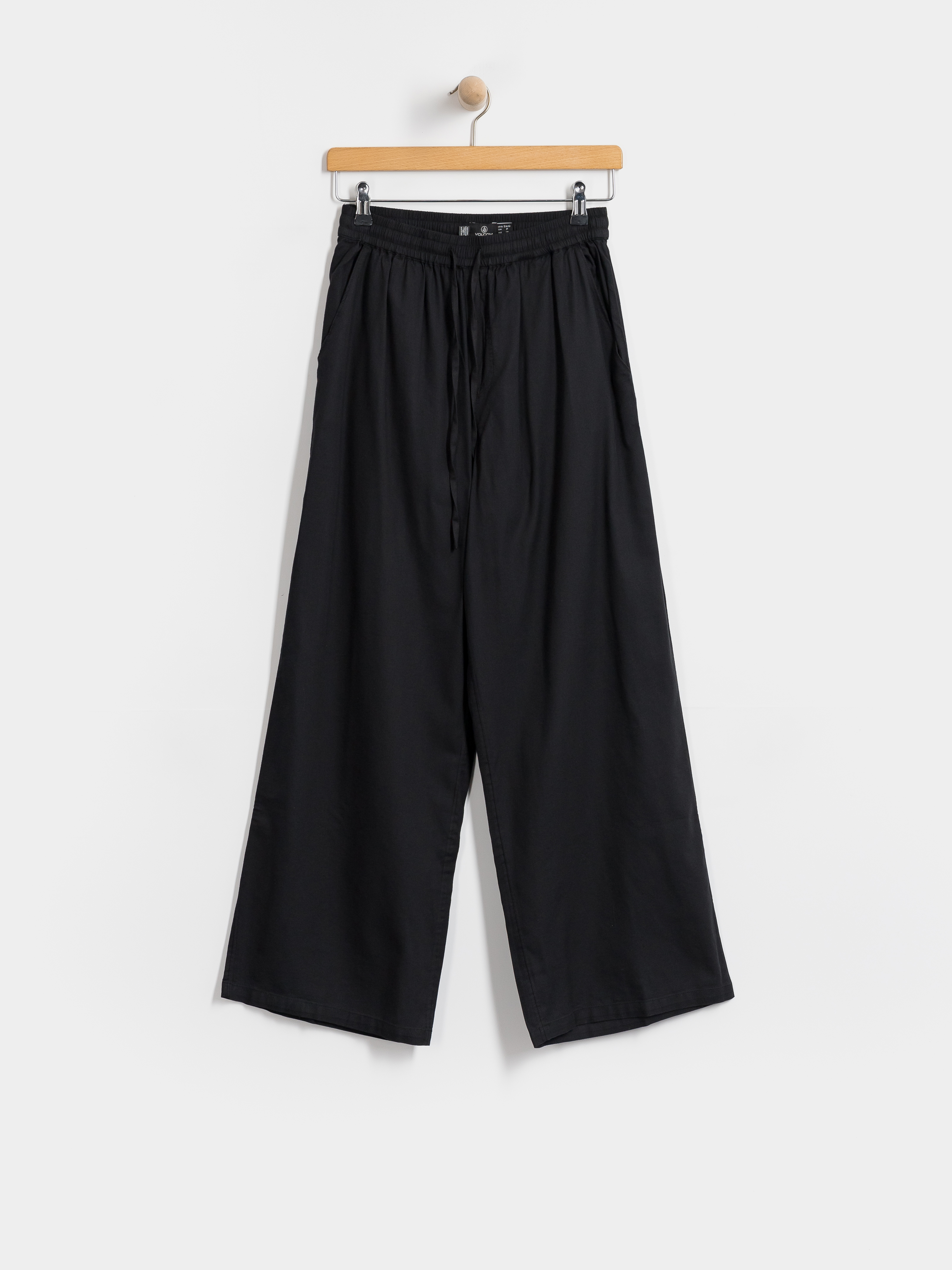 u0428u0442u0430u043du0438 Volcom Dropping In Wmn (black)