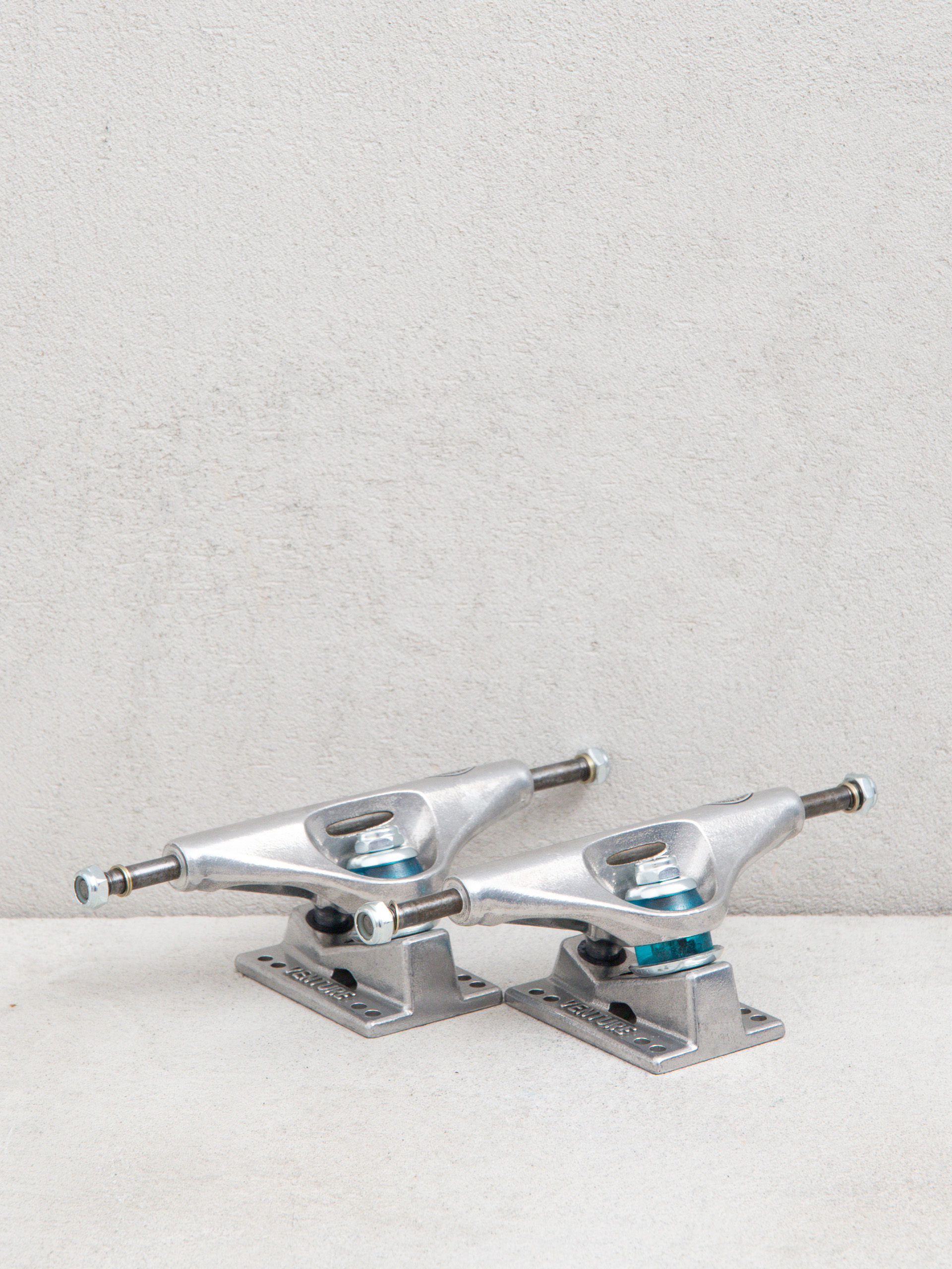 Підвіски Venture Team V8 Polished (silver)
