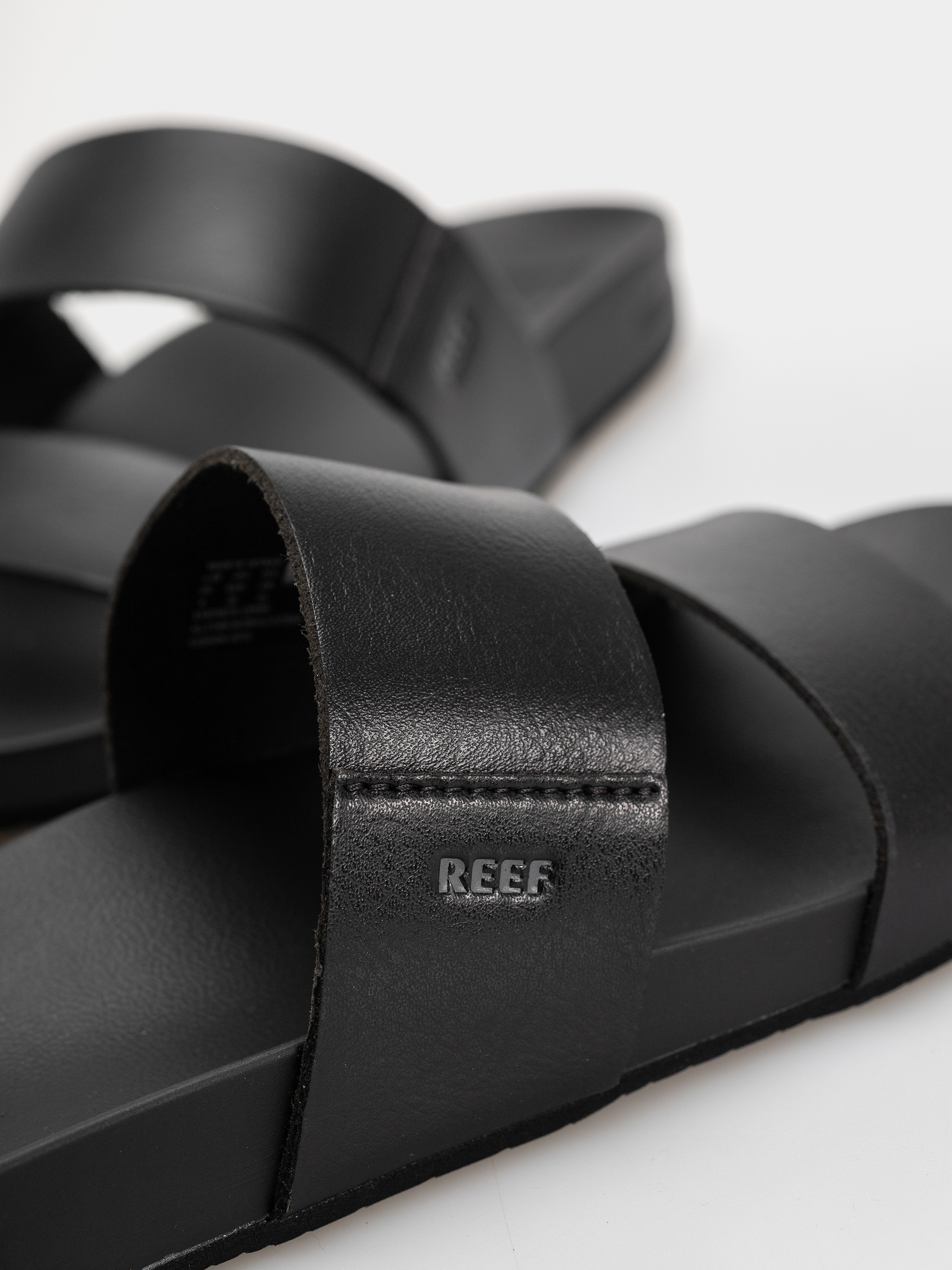 Шльопанці Reef Cushion Vista Wmn (black)