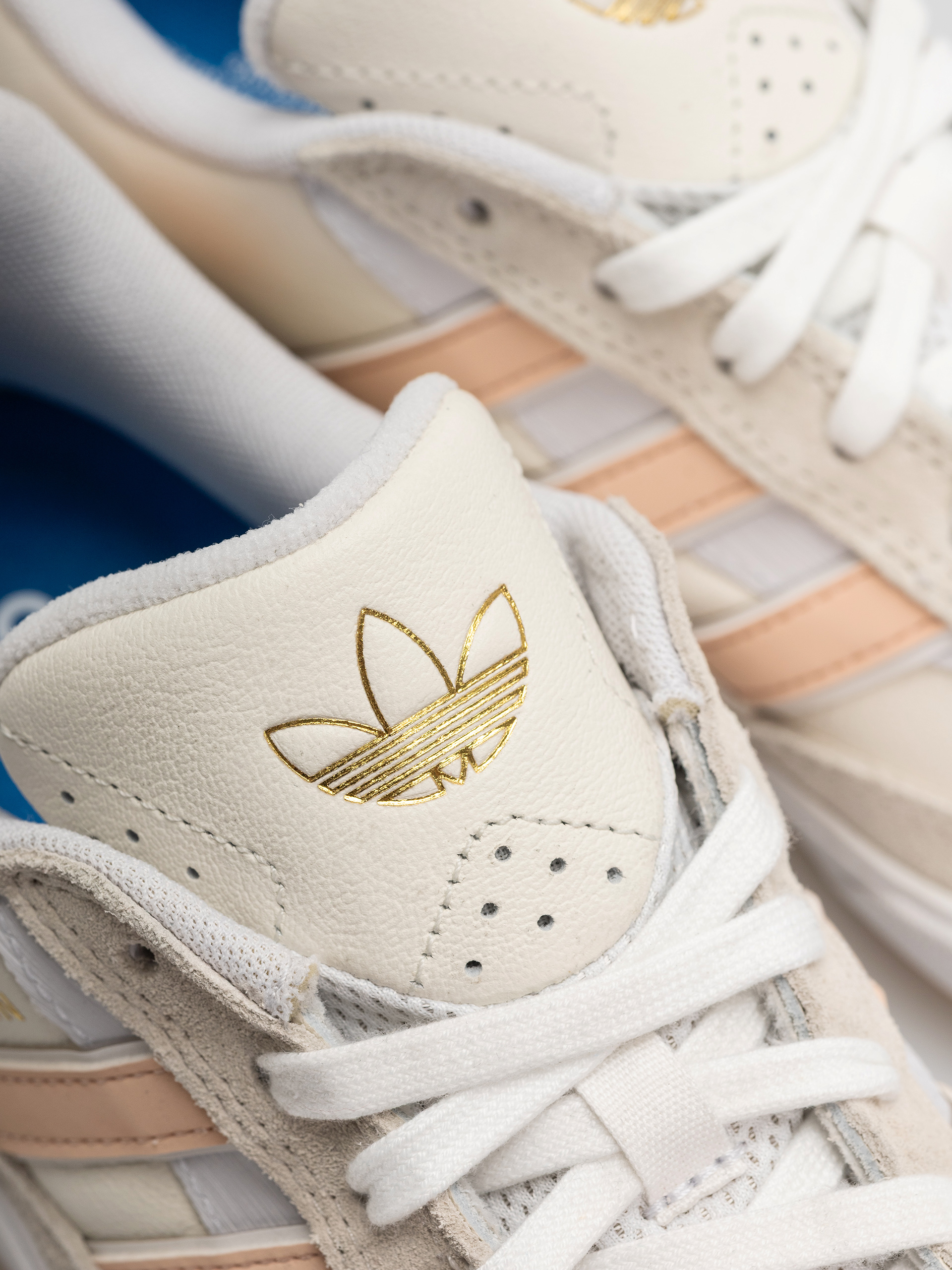 Взуття adidas Tyshawn II (wonwhi/powcor/owhite)