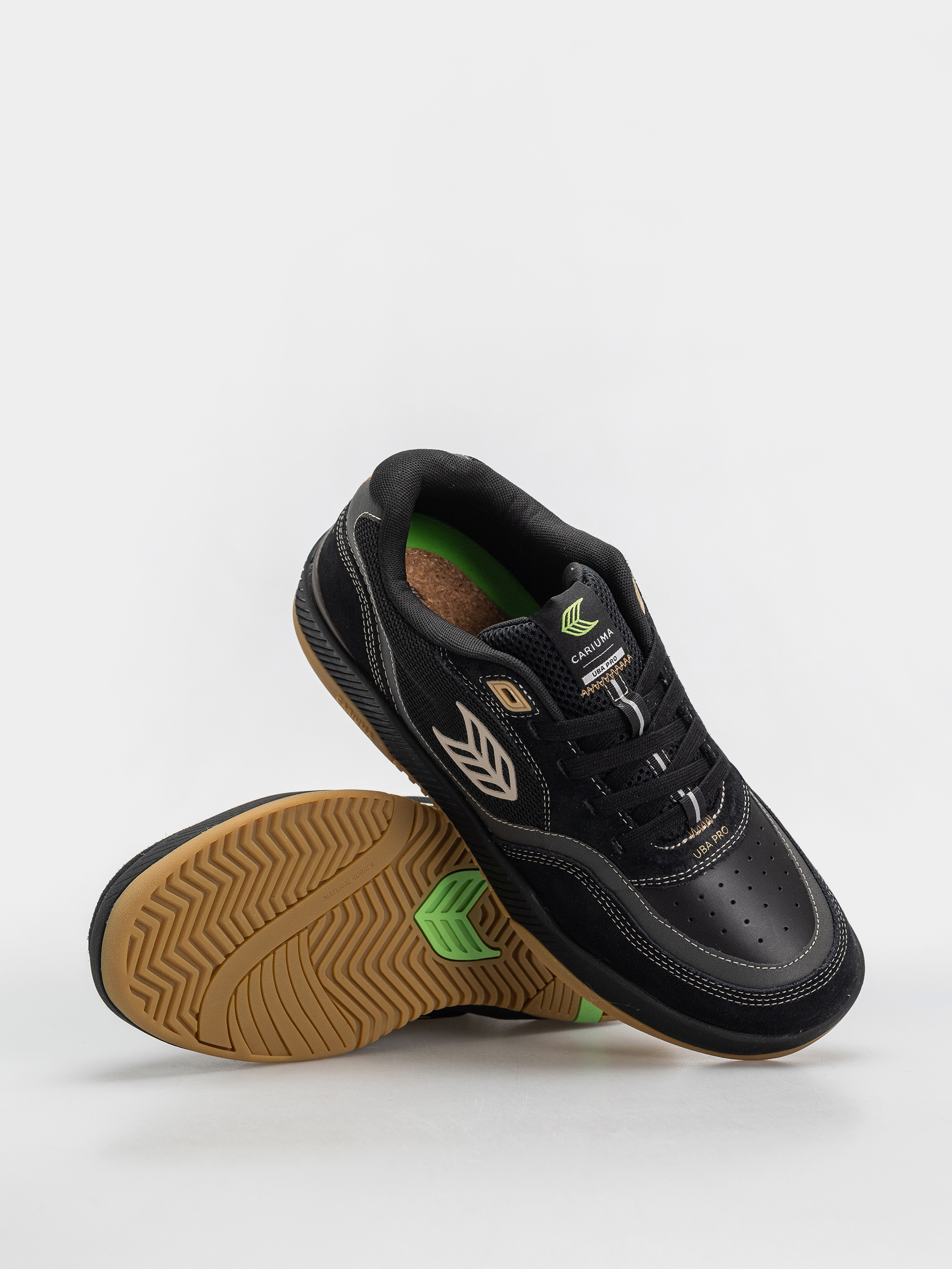 Взуття Cariuma Uba Pro (black suede and mesh silver cloud logo)